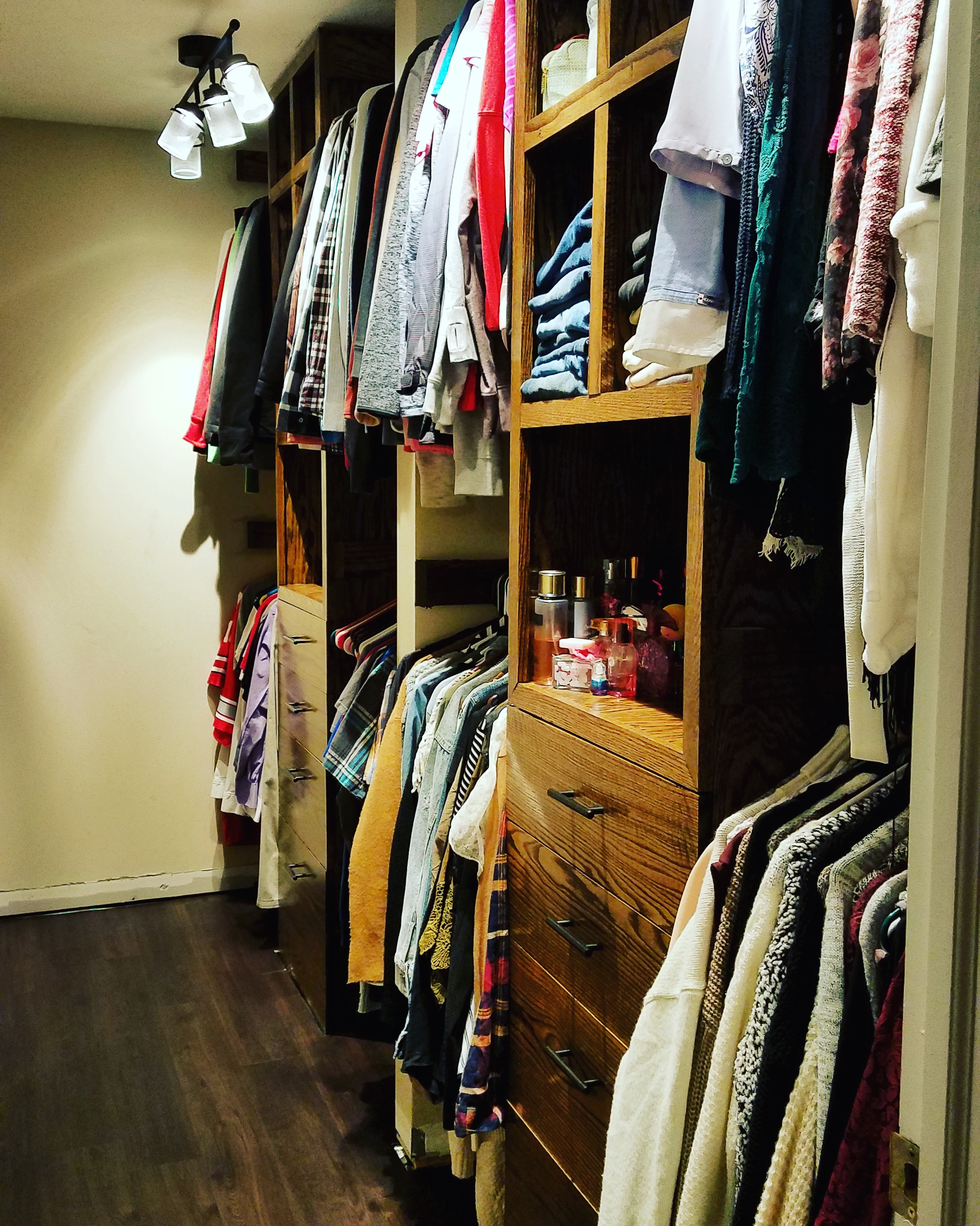 Walkin closet upgrade. First large project . Solid oak. r/woodworking
