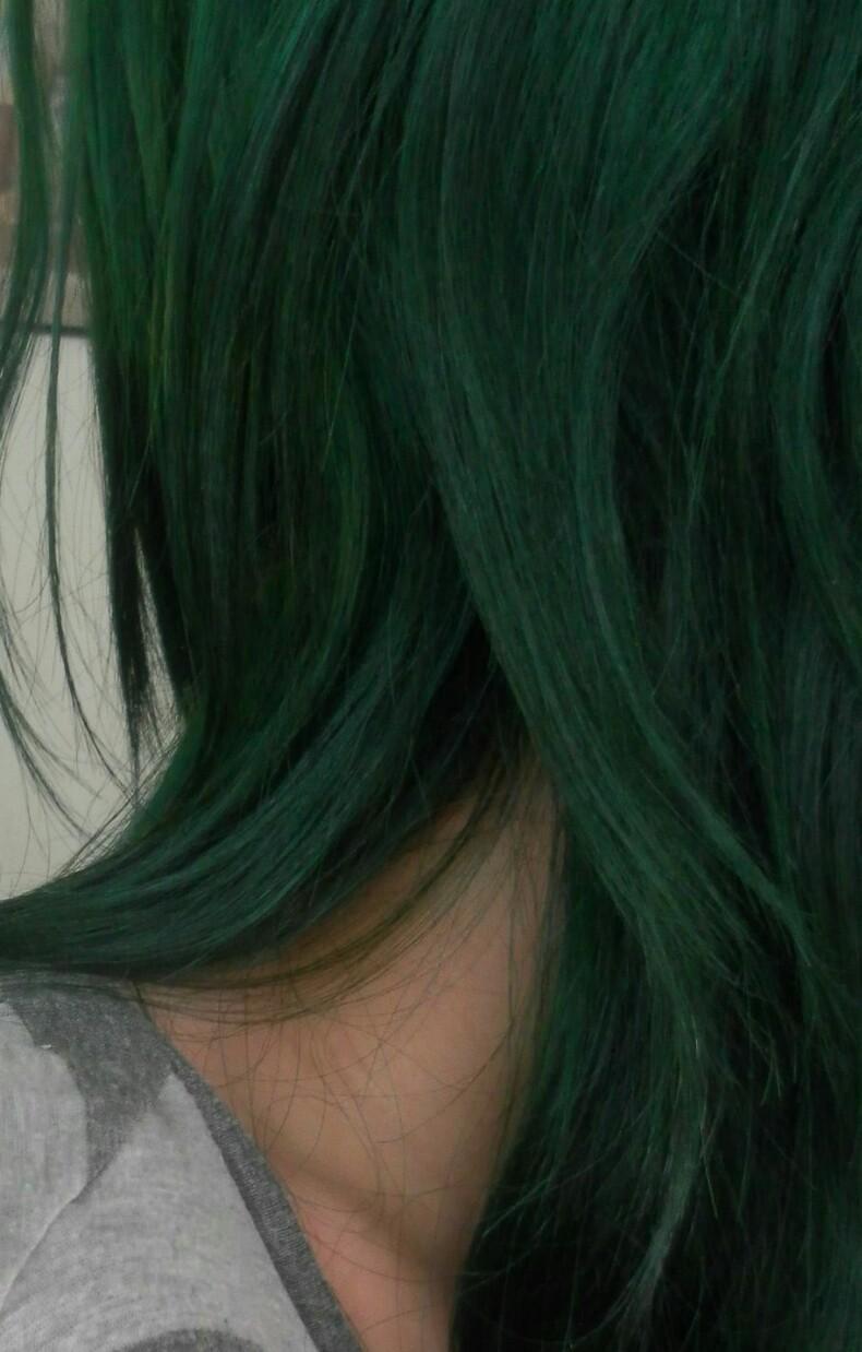 What hair dyes do I need to mix to get this amazing moss/emerald green