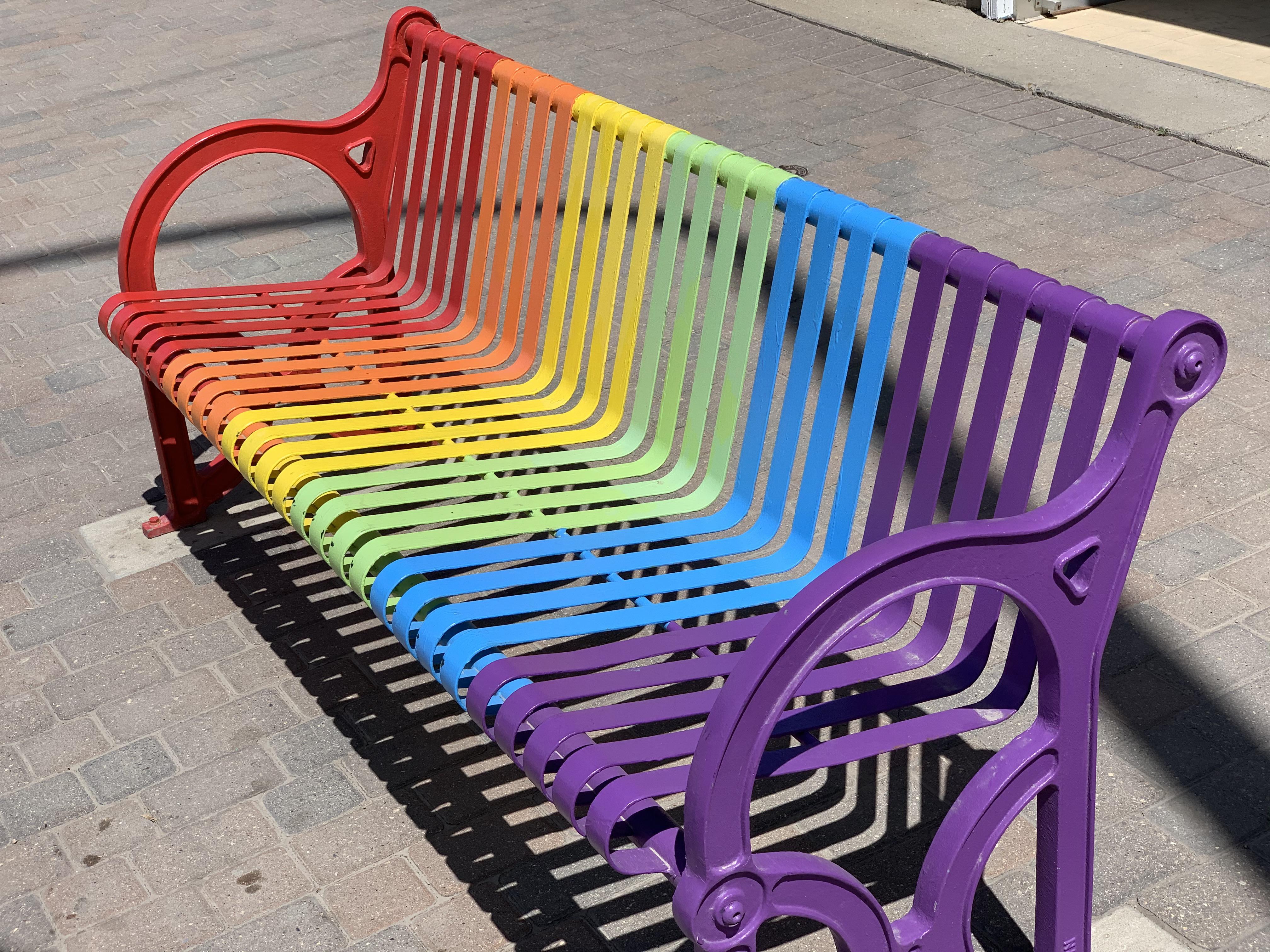 This city bench painted in color of rainbow r/oddlysatisfying