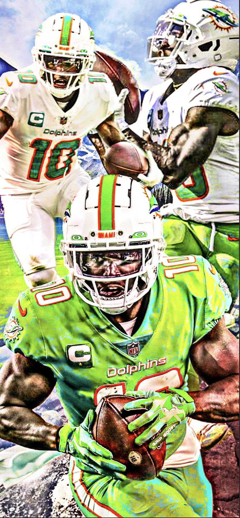 Where does Tyreek Hill rank among all Wide Receivers right now? r