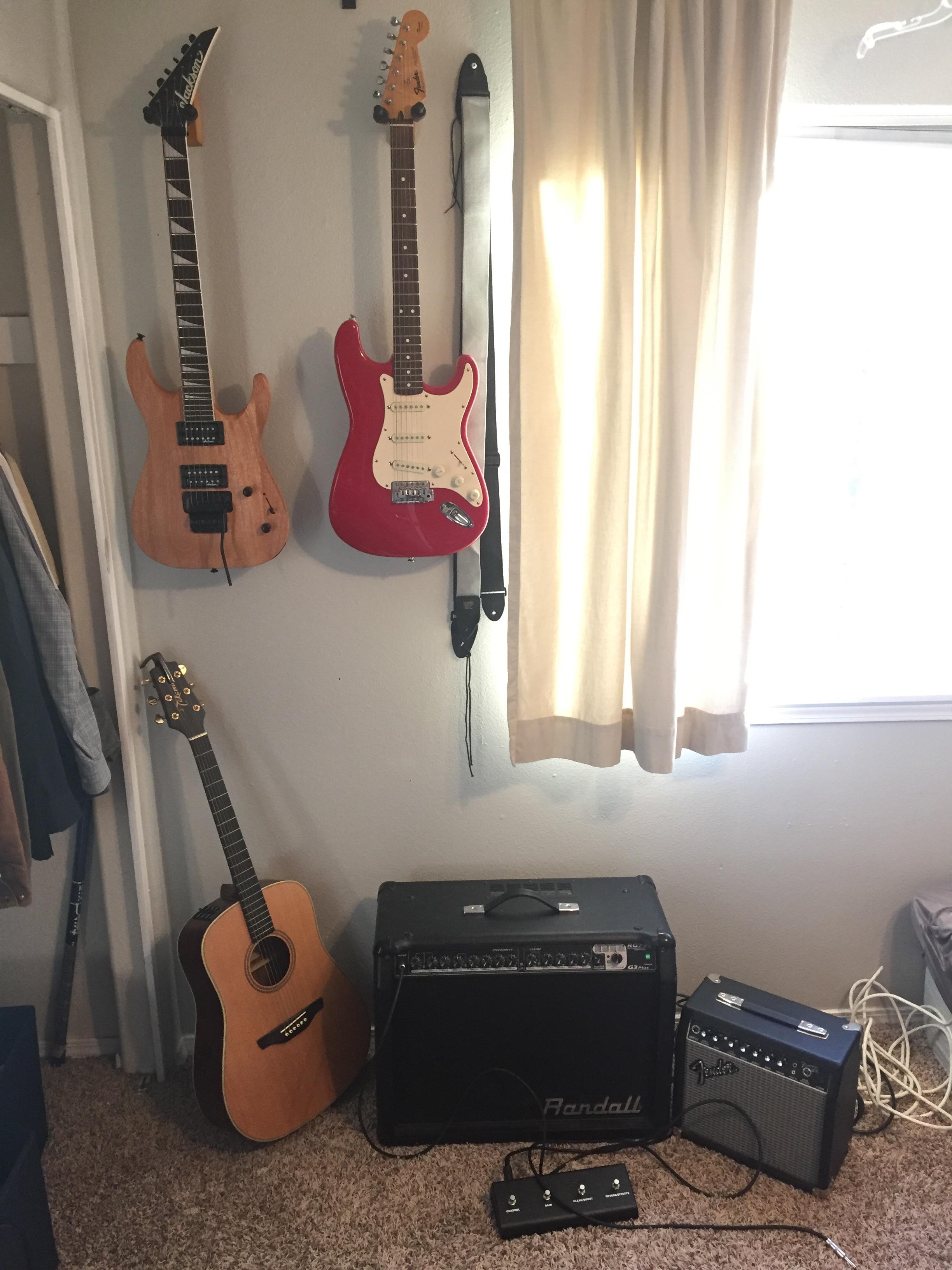 My recently made setup featuring my new Jackson r/guitars