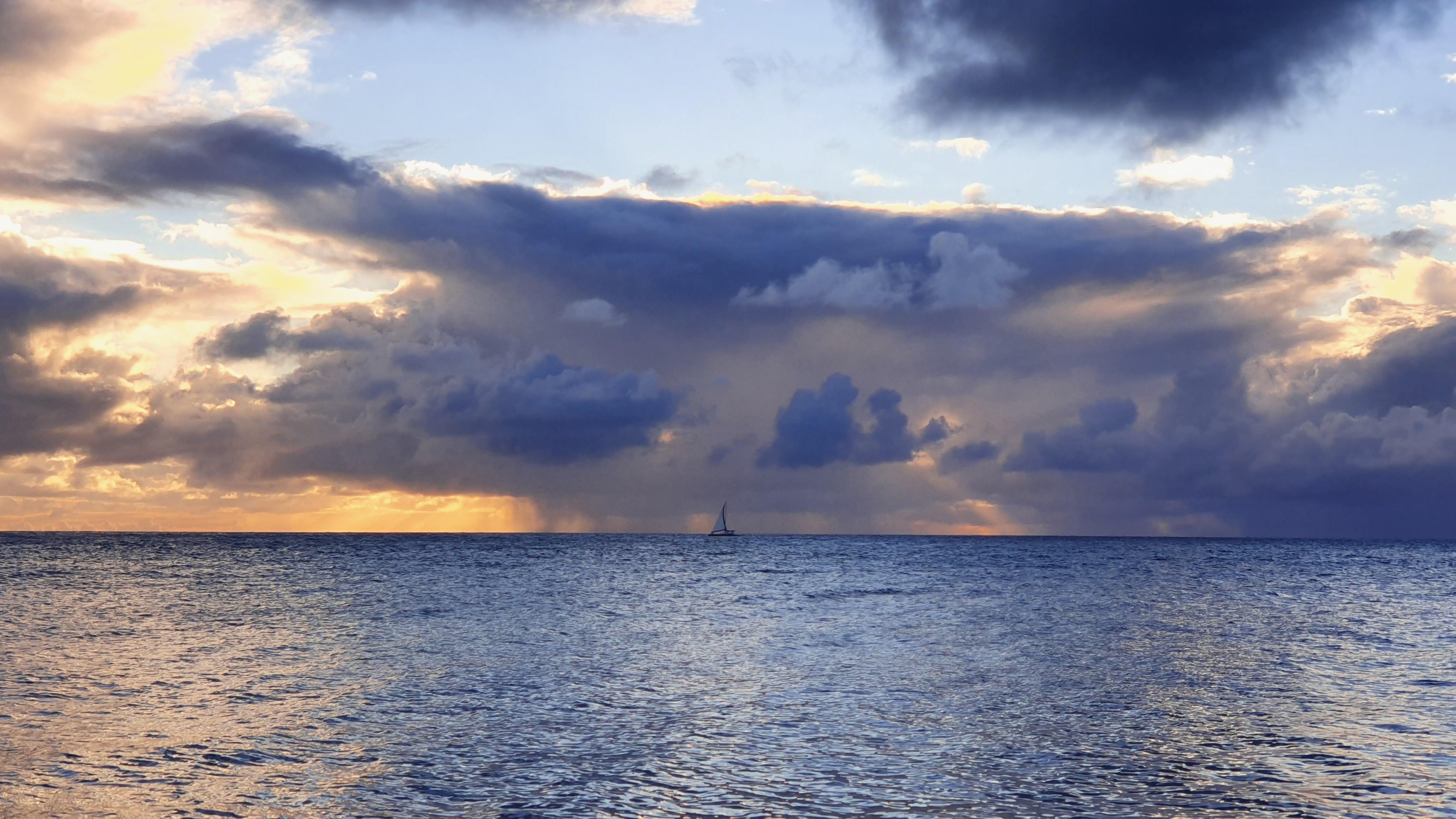 Small Boat, Big Sea r/seaporn