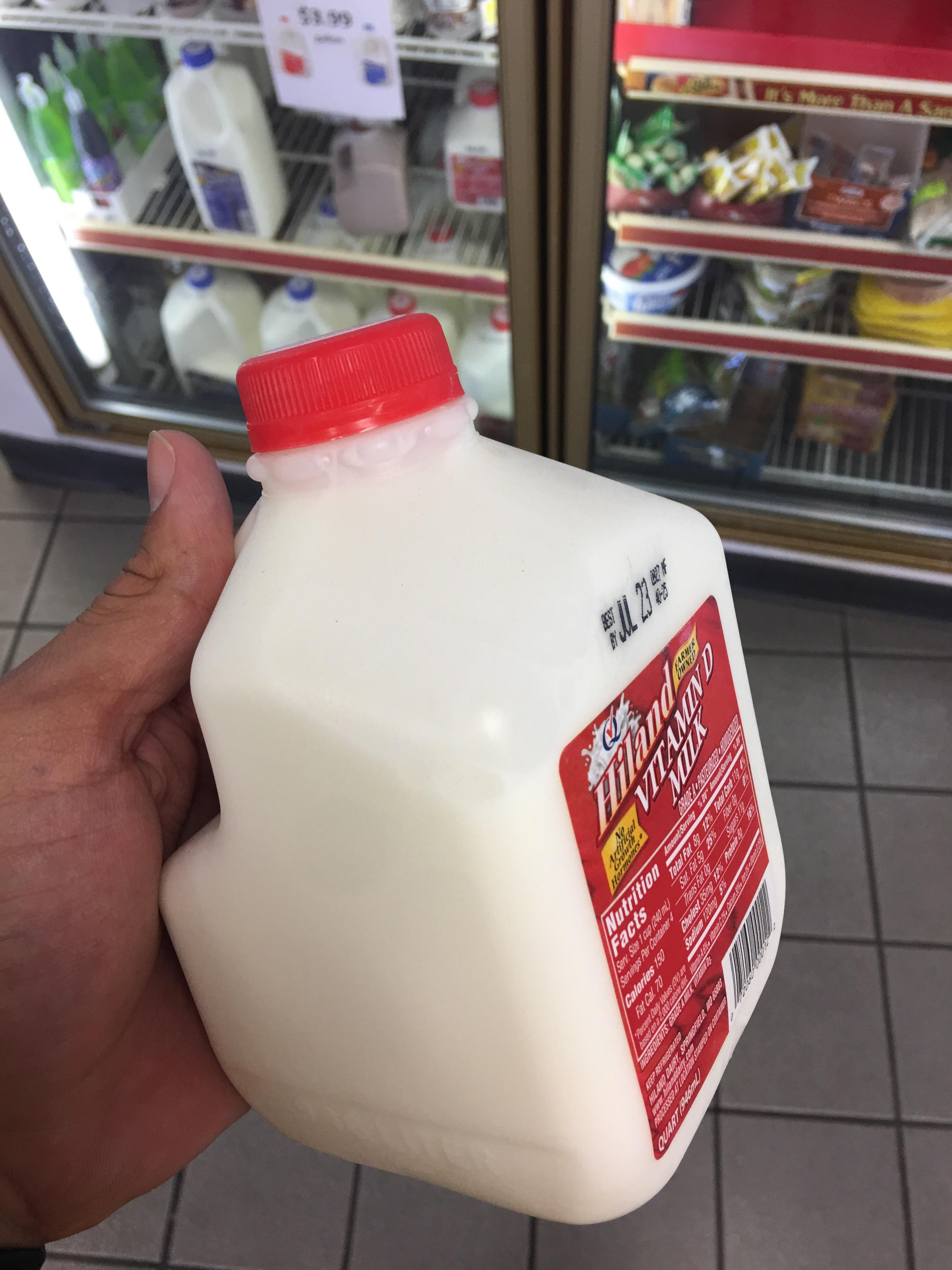 This tiny jug of milk r/mildlyinteresting