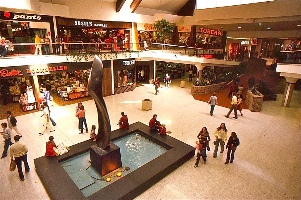 SkyMall Retail History and Abandoned Airports Merle Hay Mall, Des Moines