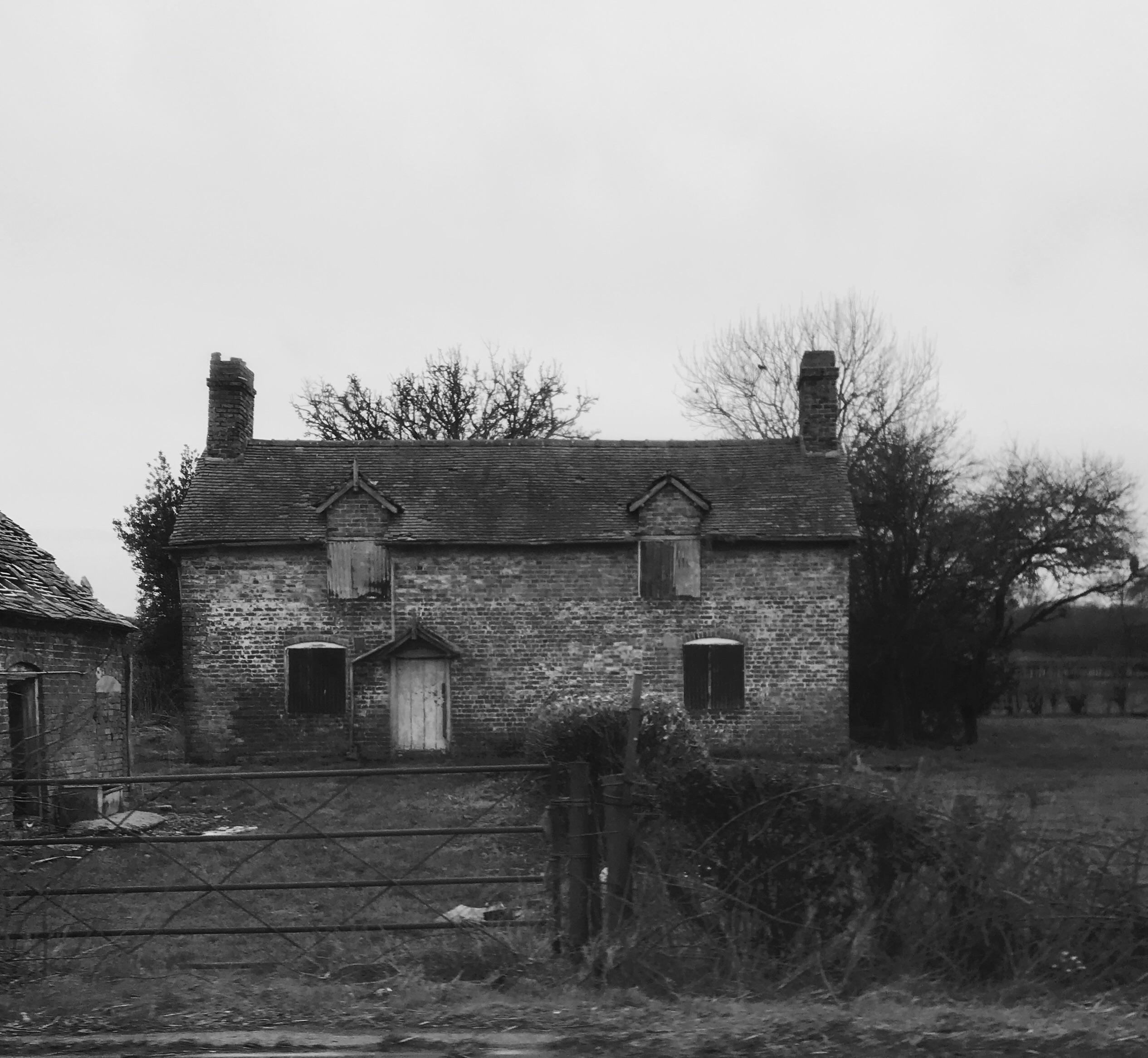 Abandoned Farmhouse on the Shropshire/Welsh border [2048 x 1536] r