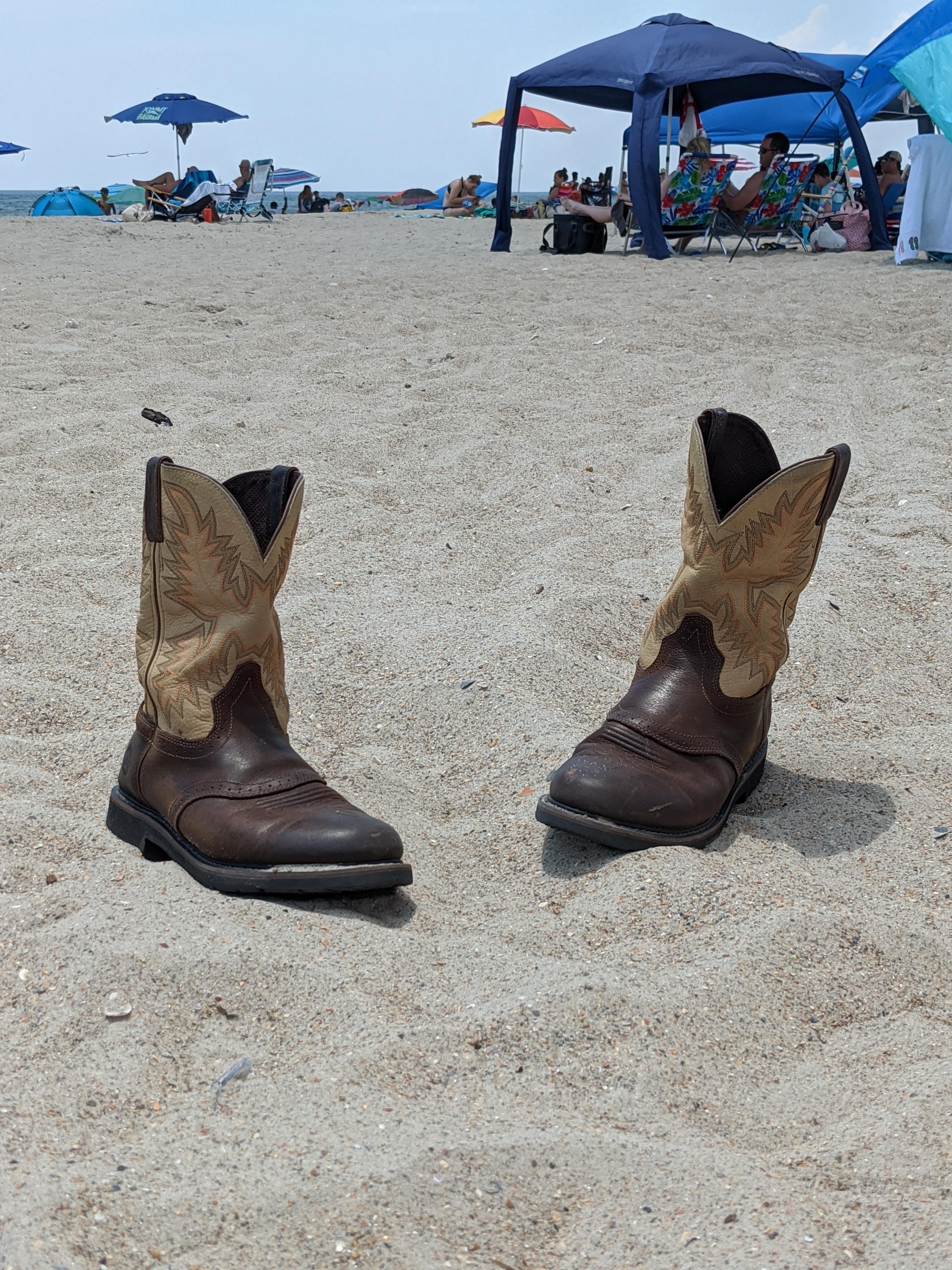 Boots on the beach r/cowboyboots