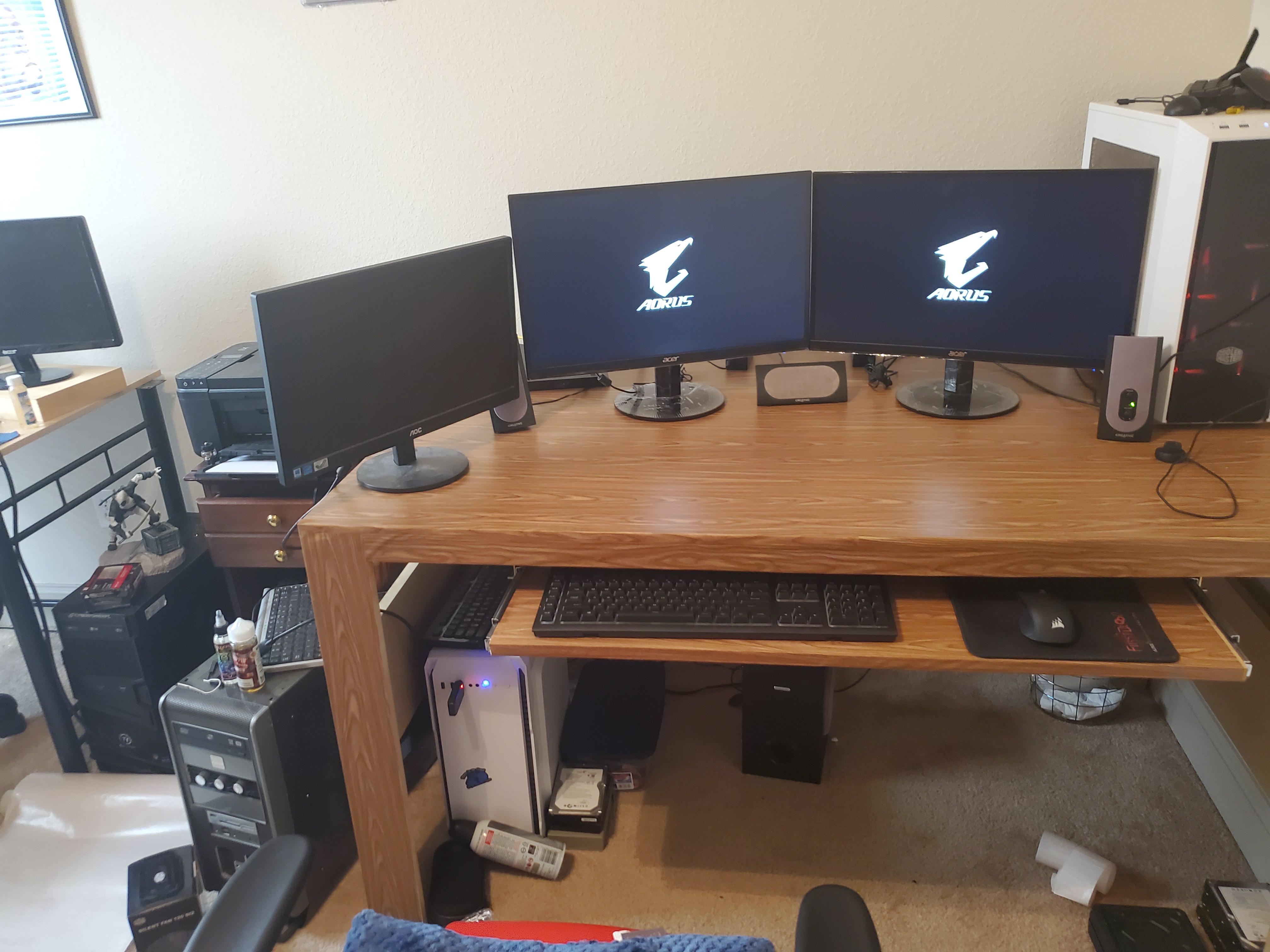 decided to build a desk during this quarantine. It isn't perfect at all