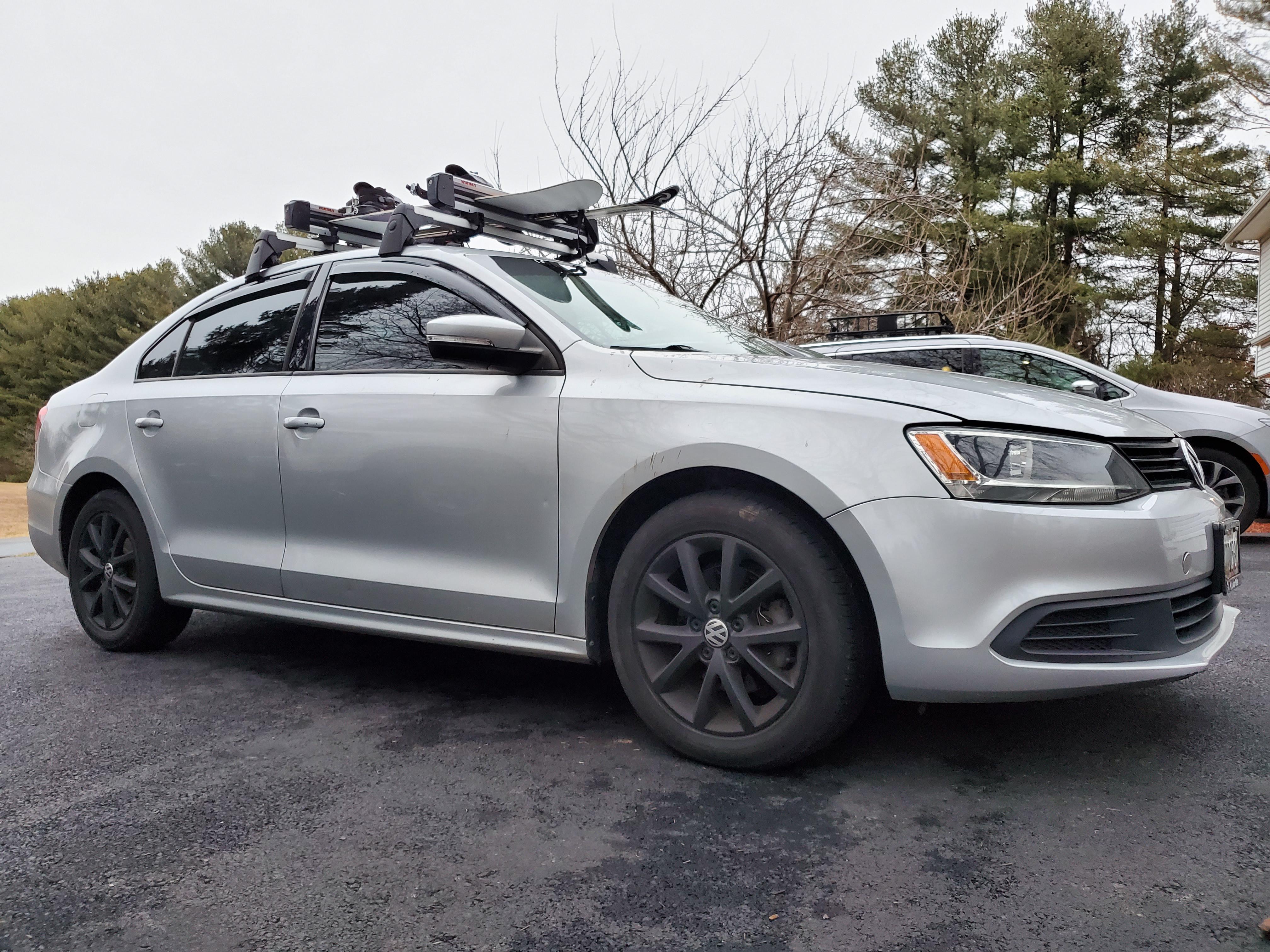 Added a roof and ski rack today! I fall more in love with this car