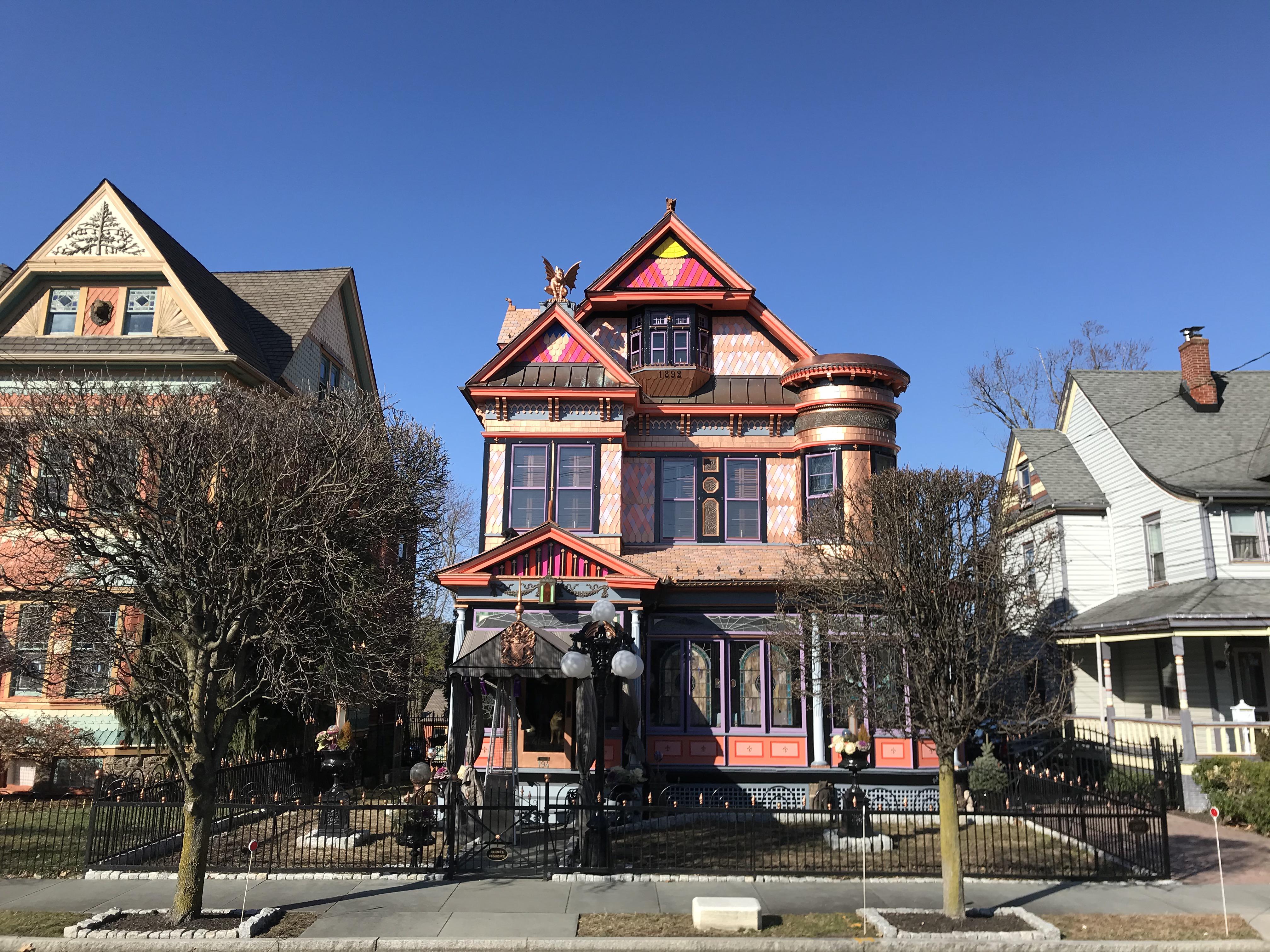 I'm curious about this sub's opinions on Victorians r/McMansionHell