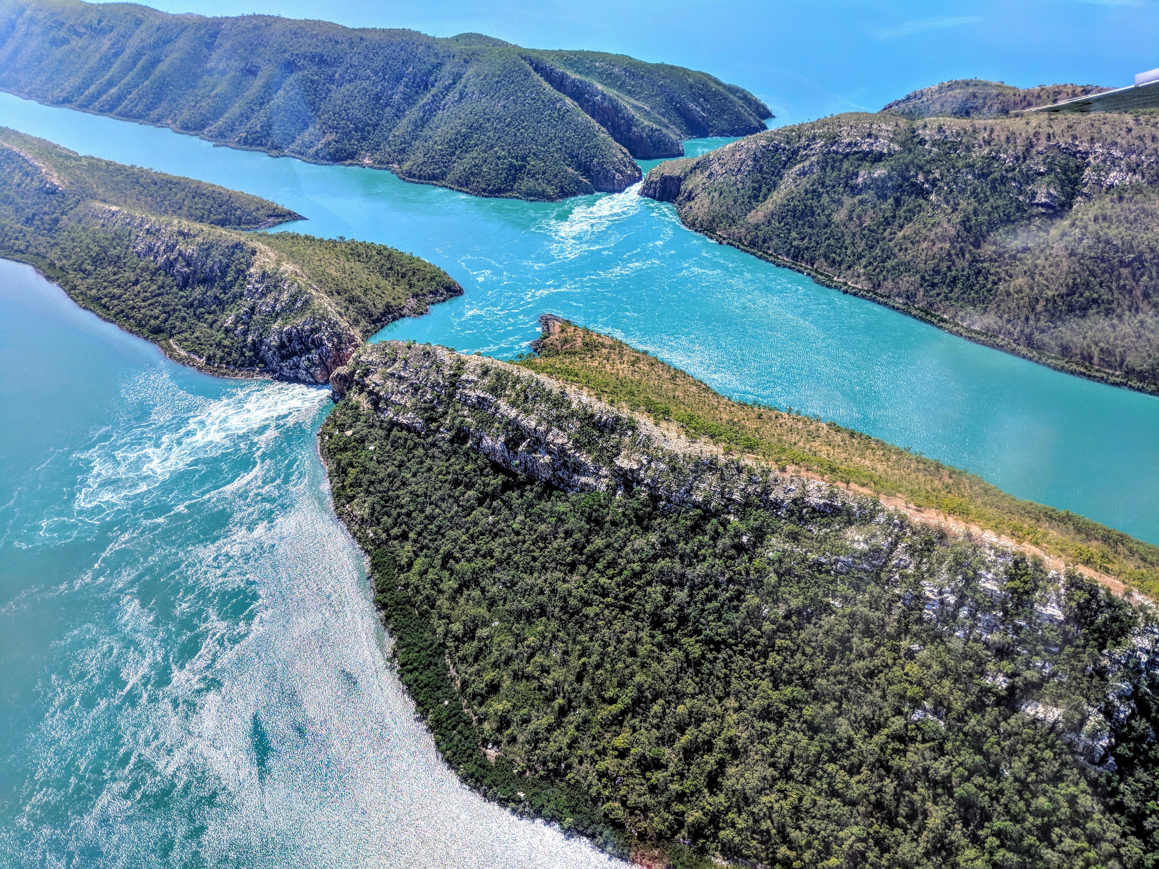 Horizontal Falls, Talbot Bay (from Broome) WA [OC] [4032x3024] r