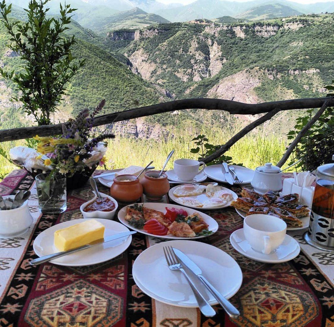Breakfast in the village of Halidzor, Syunik province r/armenia