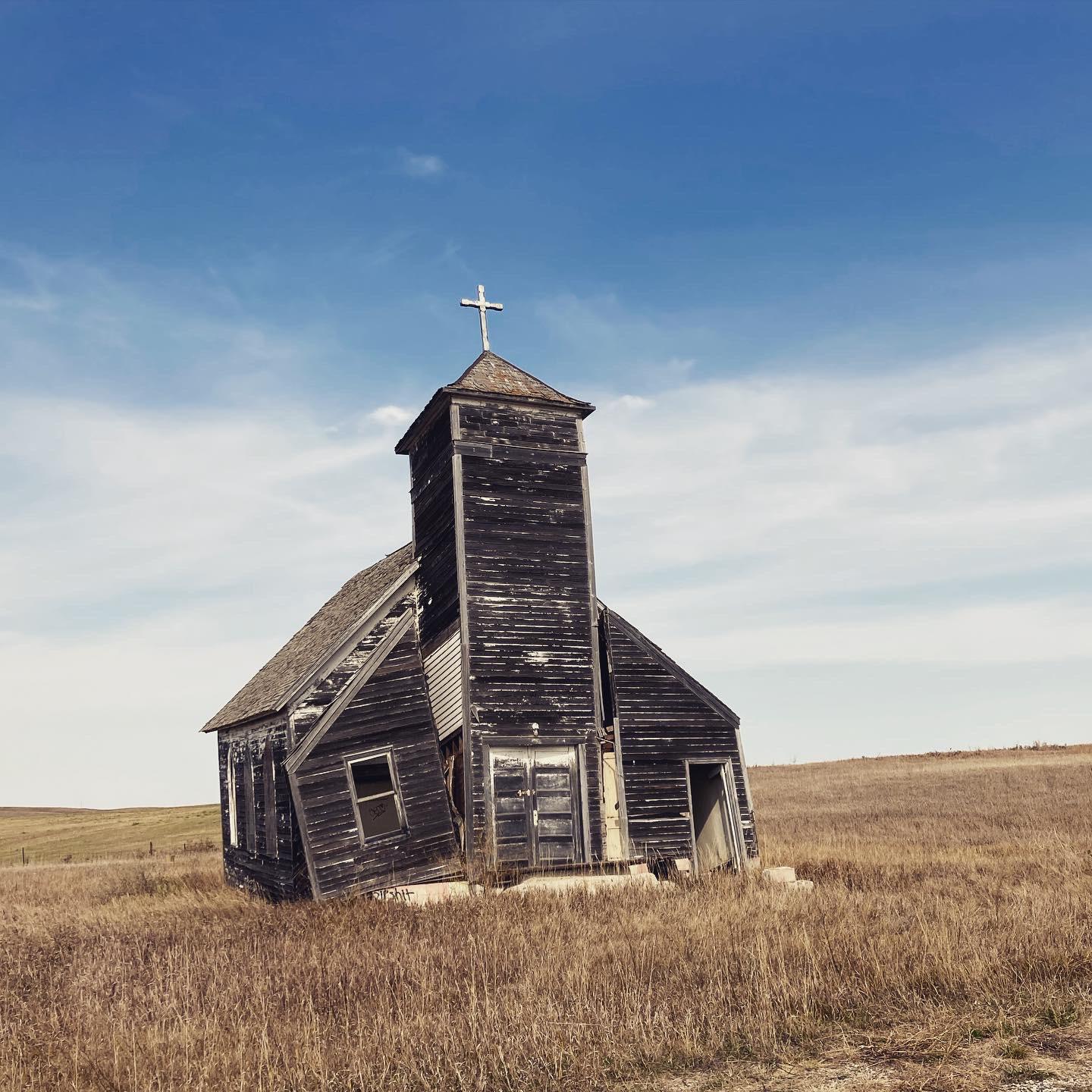 A fun surprise on a road trip through North Dakota. r/AbandonedPorn
