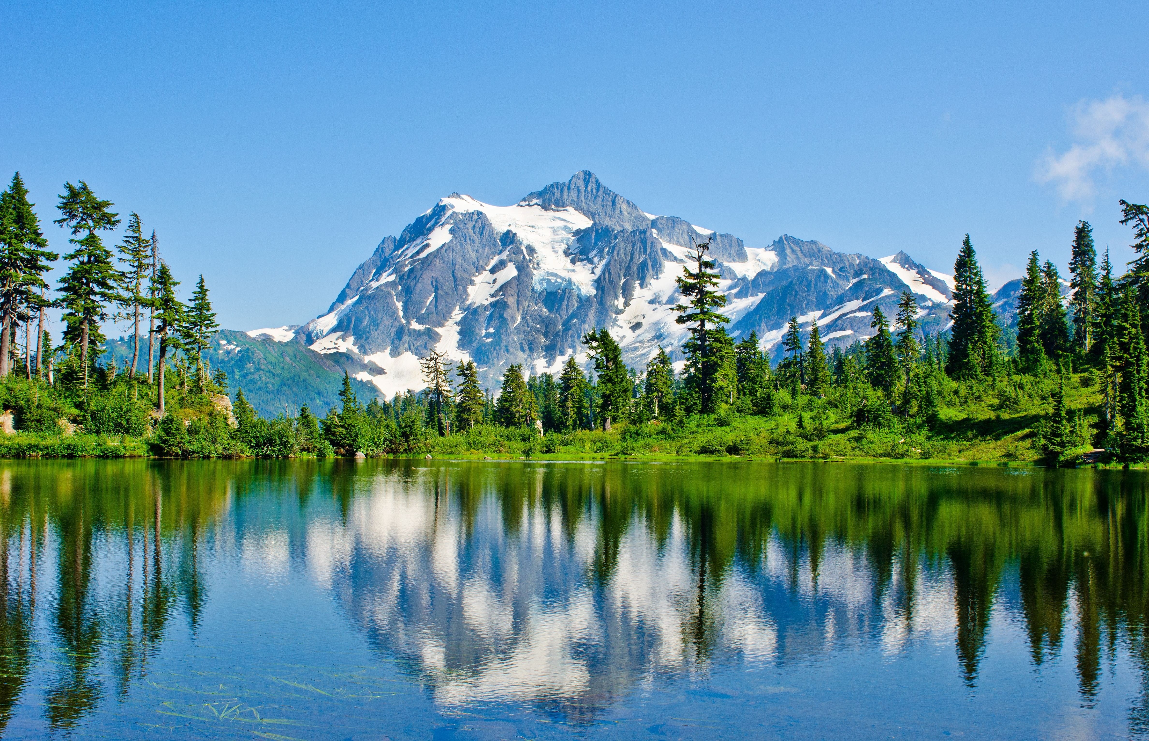Front view of Baker Lake Mount Shuksan, Washington. [4753x3066] r