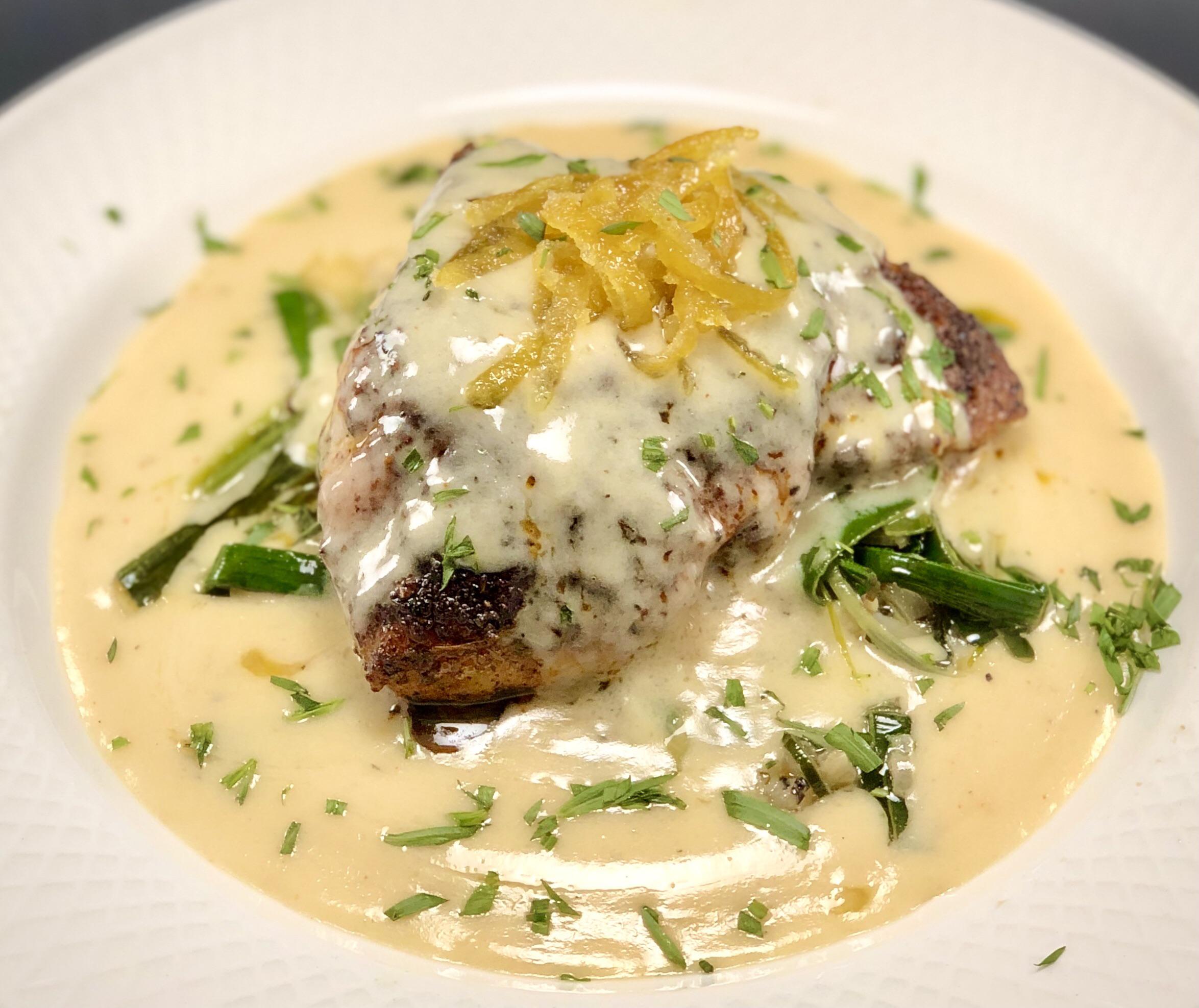 [Homemade] Seared Grouper with a Crème D‘Échalote sauce on a bed of sautéed Leeks, topped with