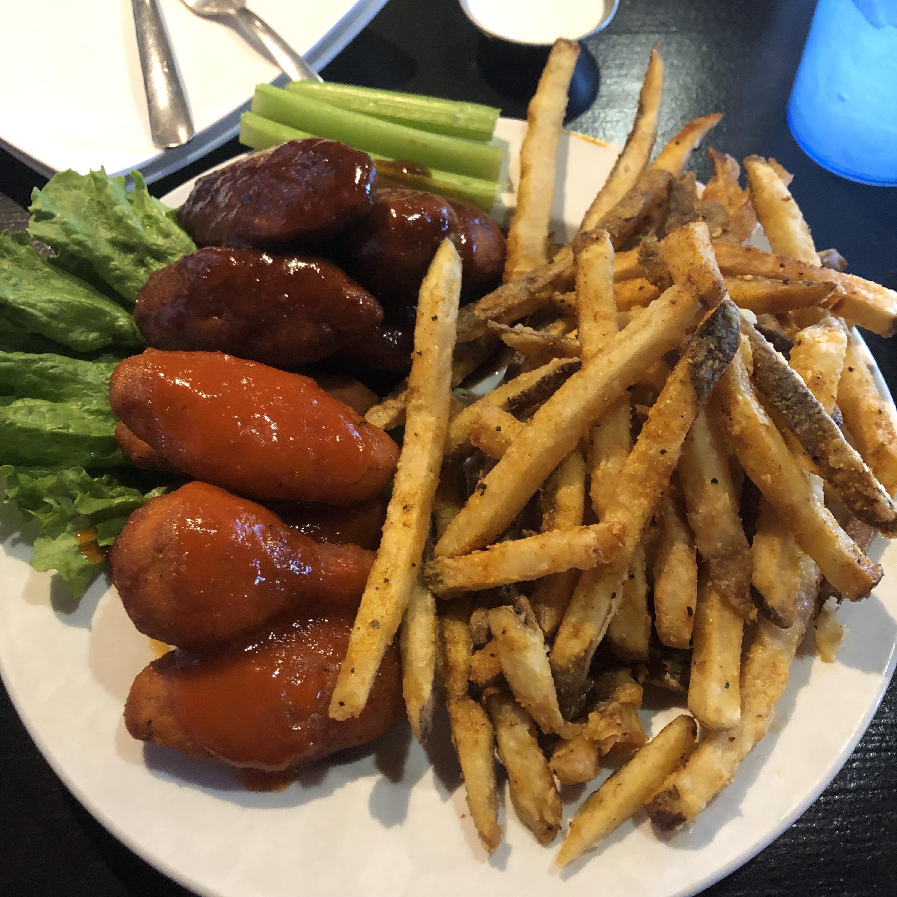 Vegan chicken wings from Wing King !!!!! r/VeganFoodPorn