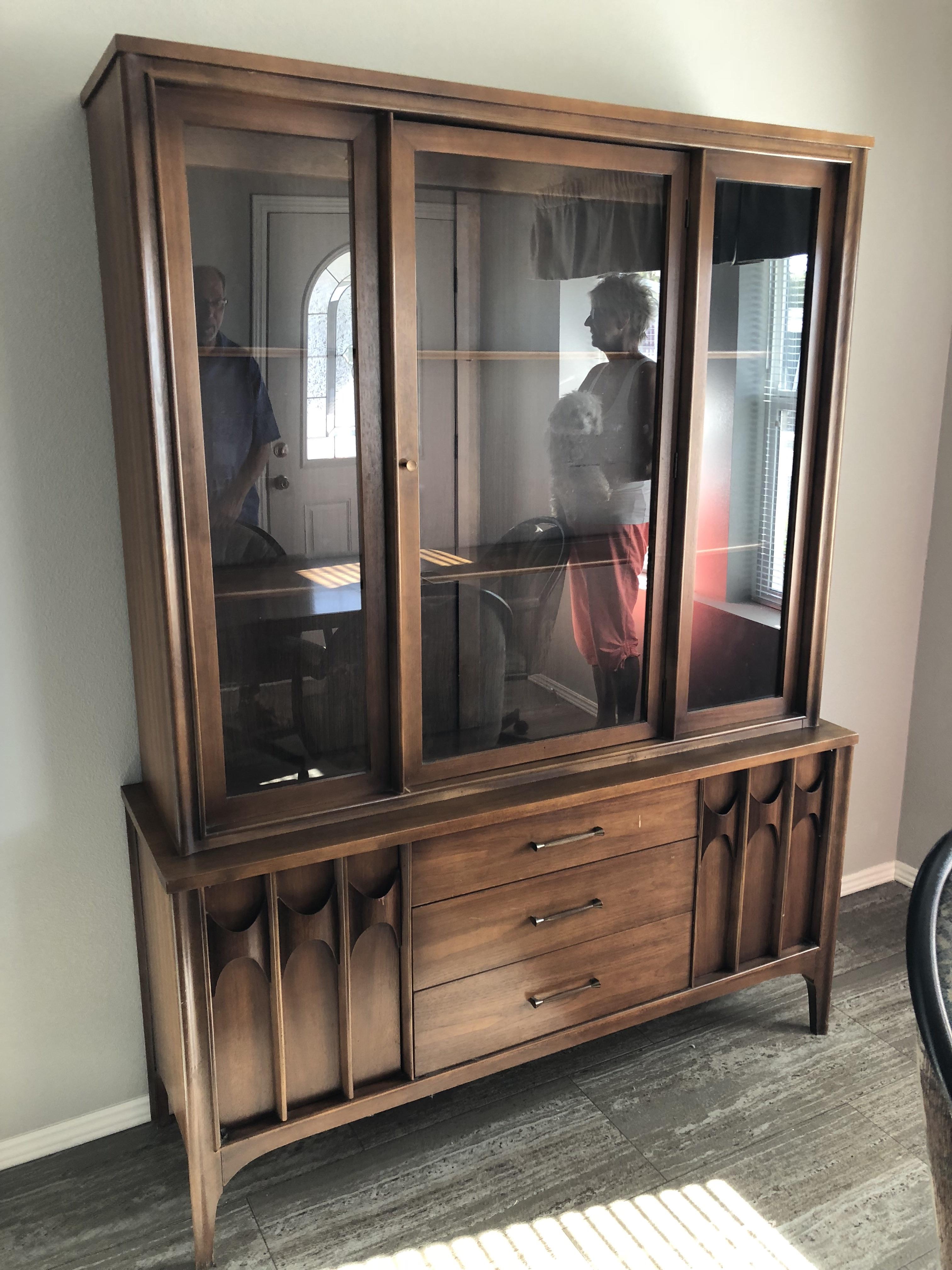 Picked up this China hutch today. 99 sure it’s Kent Coffey Perspecta