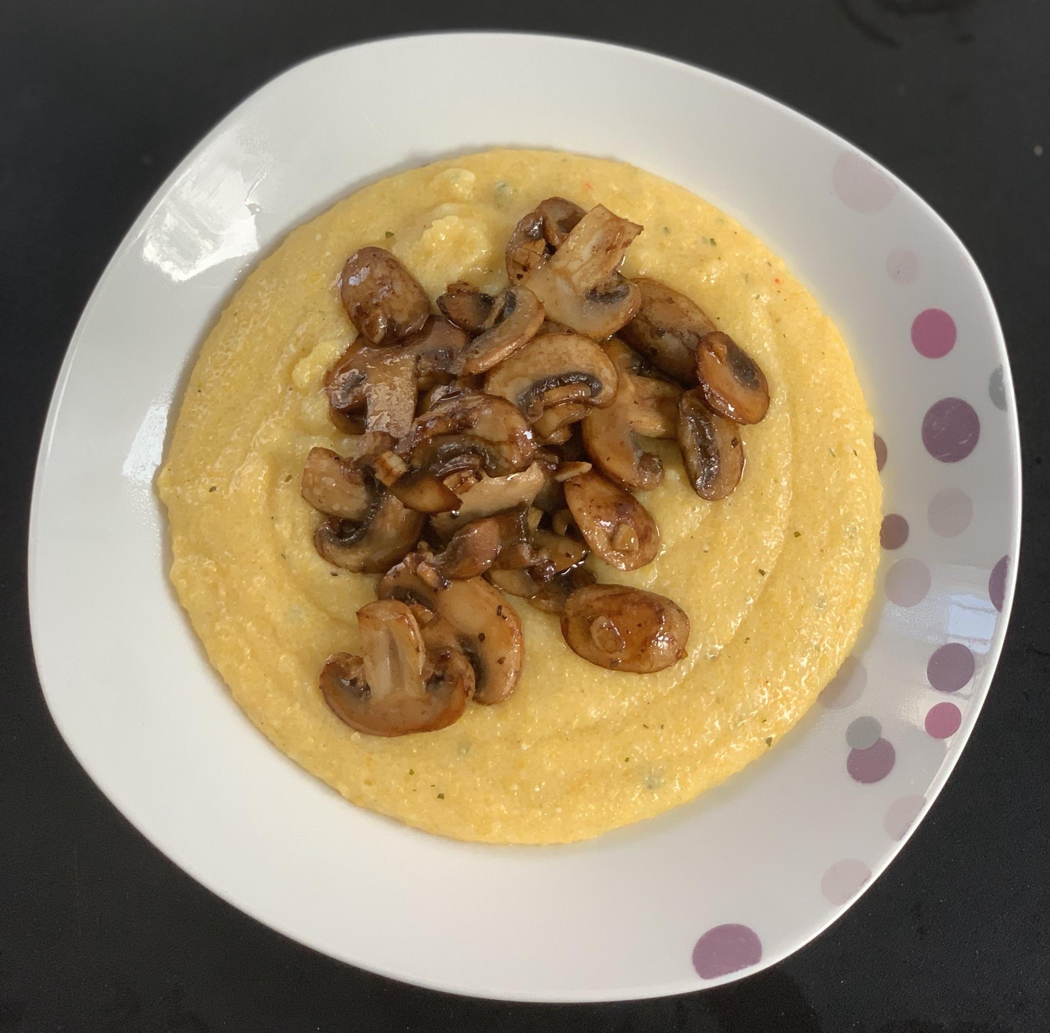 [Homemade] Cheesy polenta with garlic mushrooms r/food