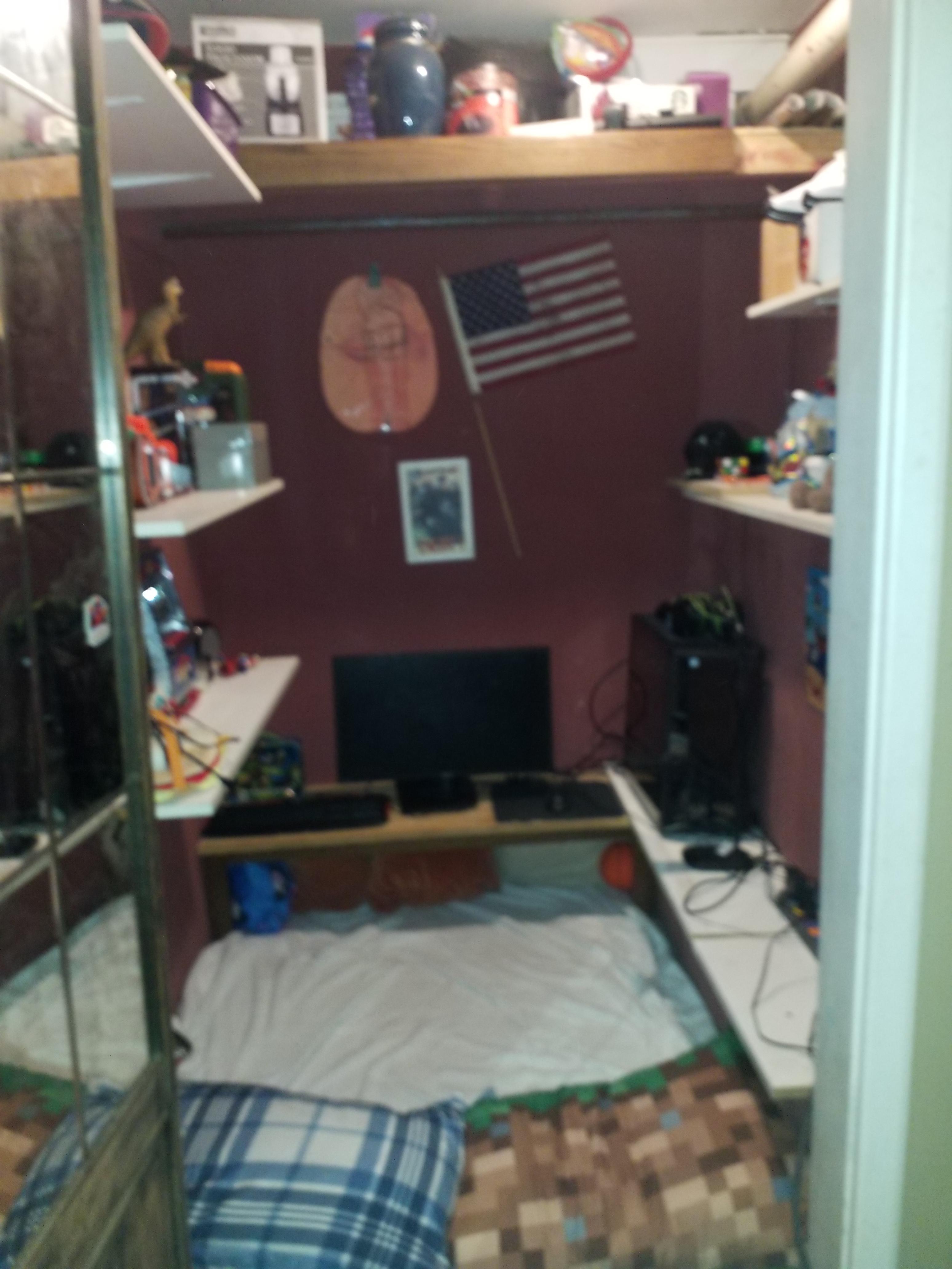 Closet fort i made this weekend finally finished! r/Forts