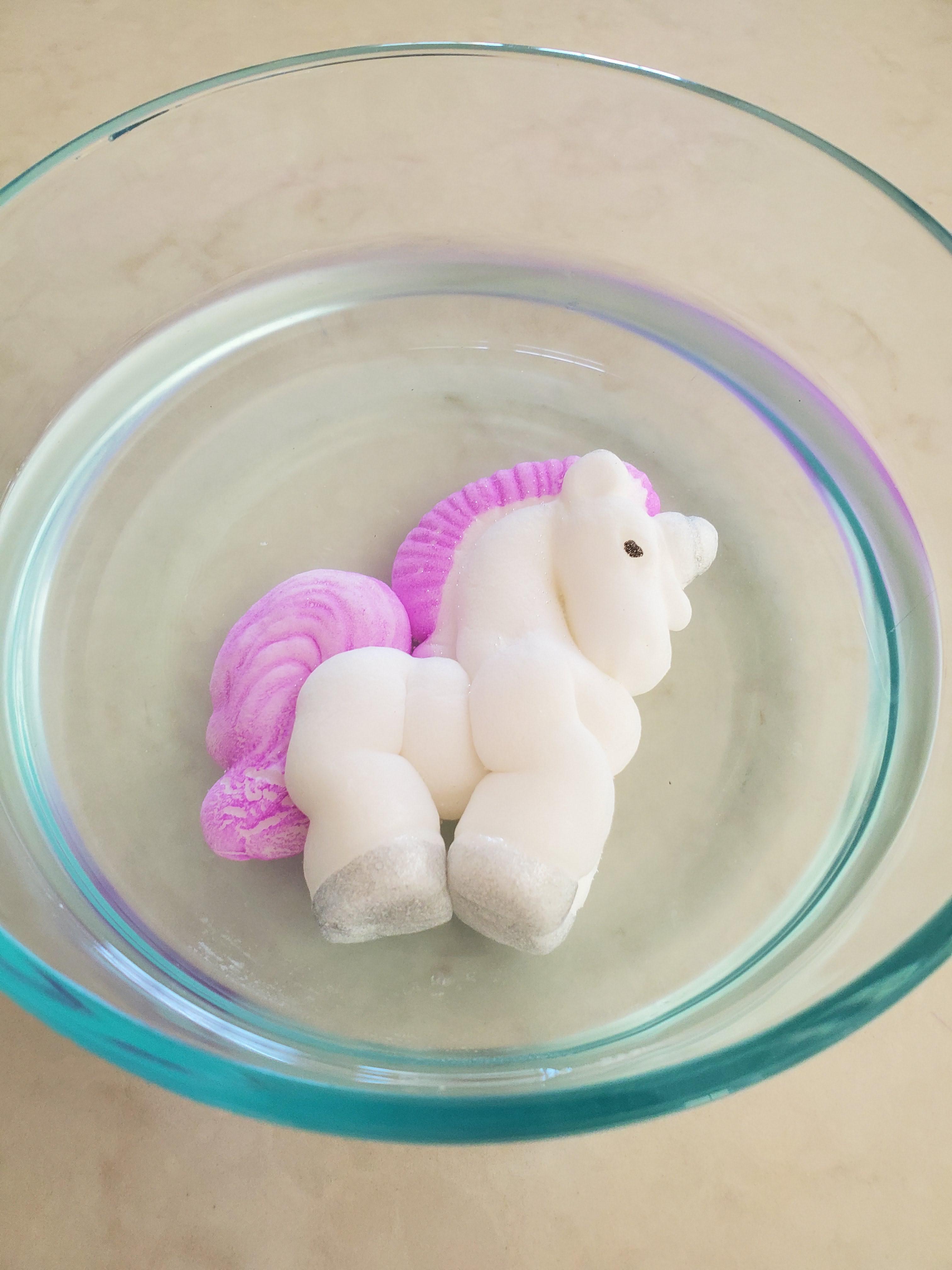 Apparently this unicorn gets swole when put in water funny