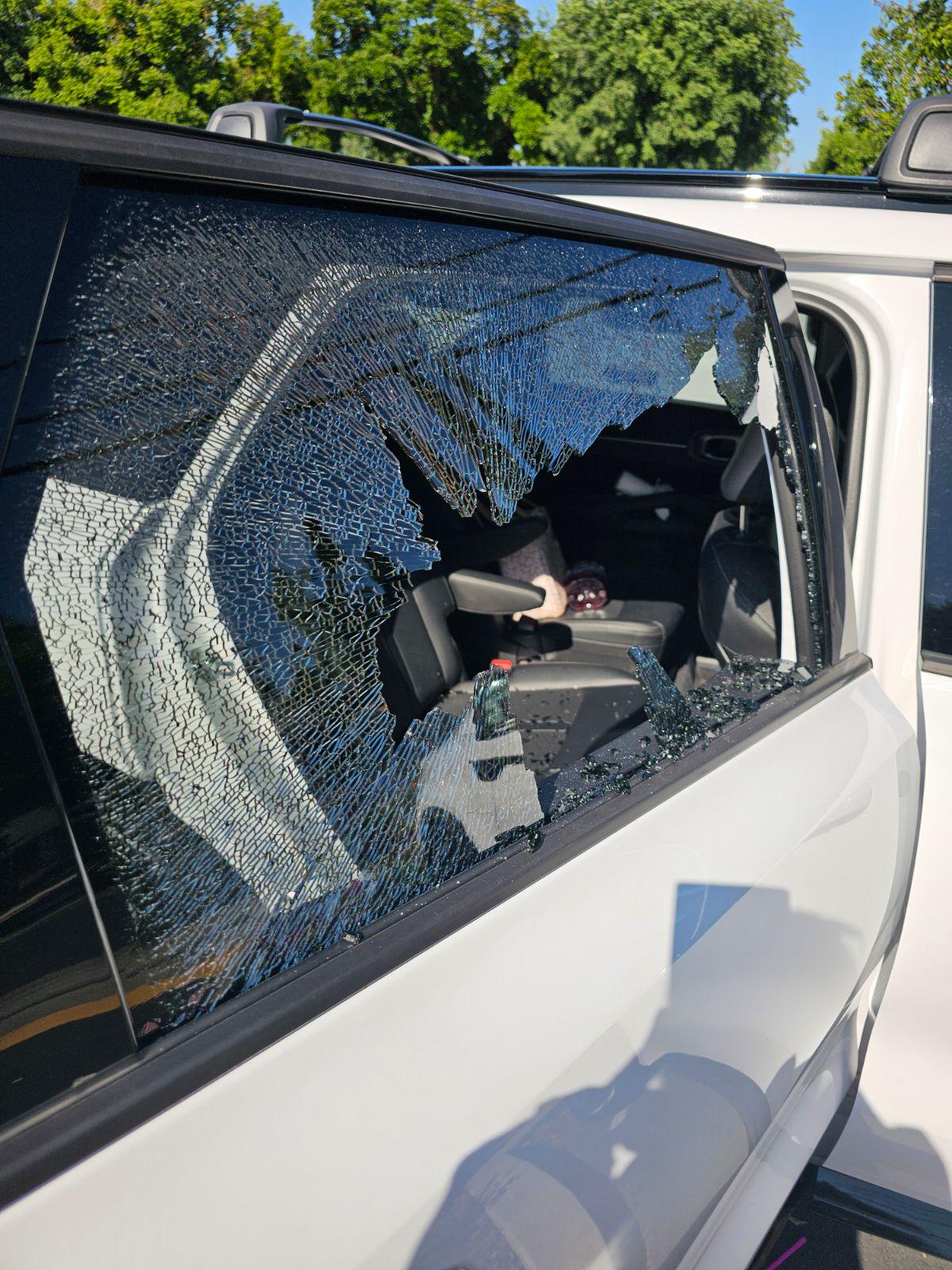 Lawn mower at school threw a rock and 💥 our car window r/Wellthatsucks