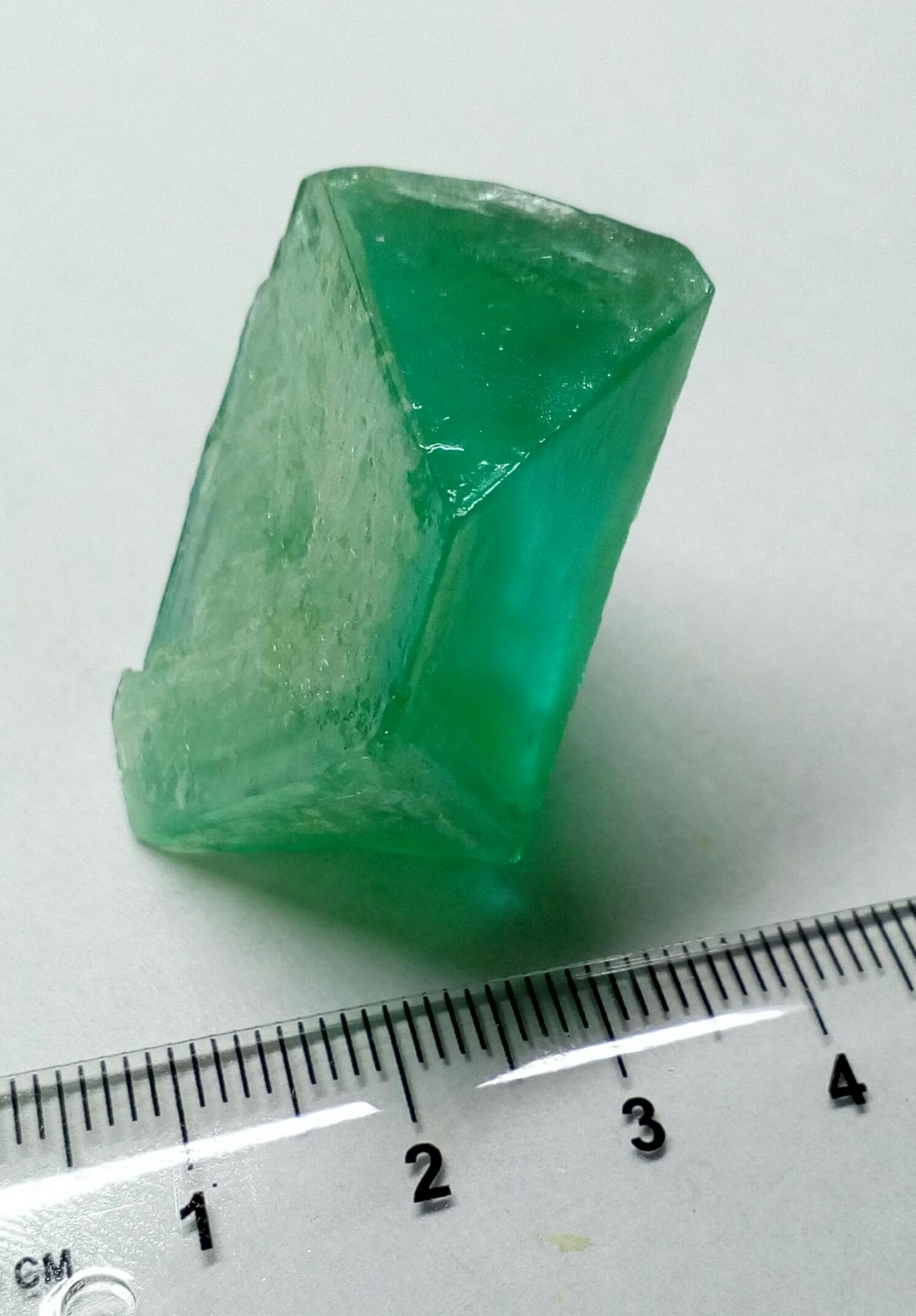 Copper (II) chloride dihydrate, CuCl2.2H2O crystalgrowing