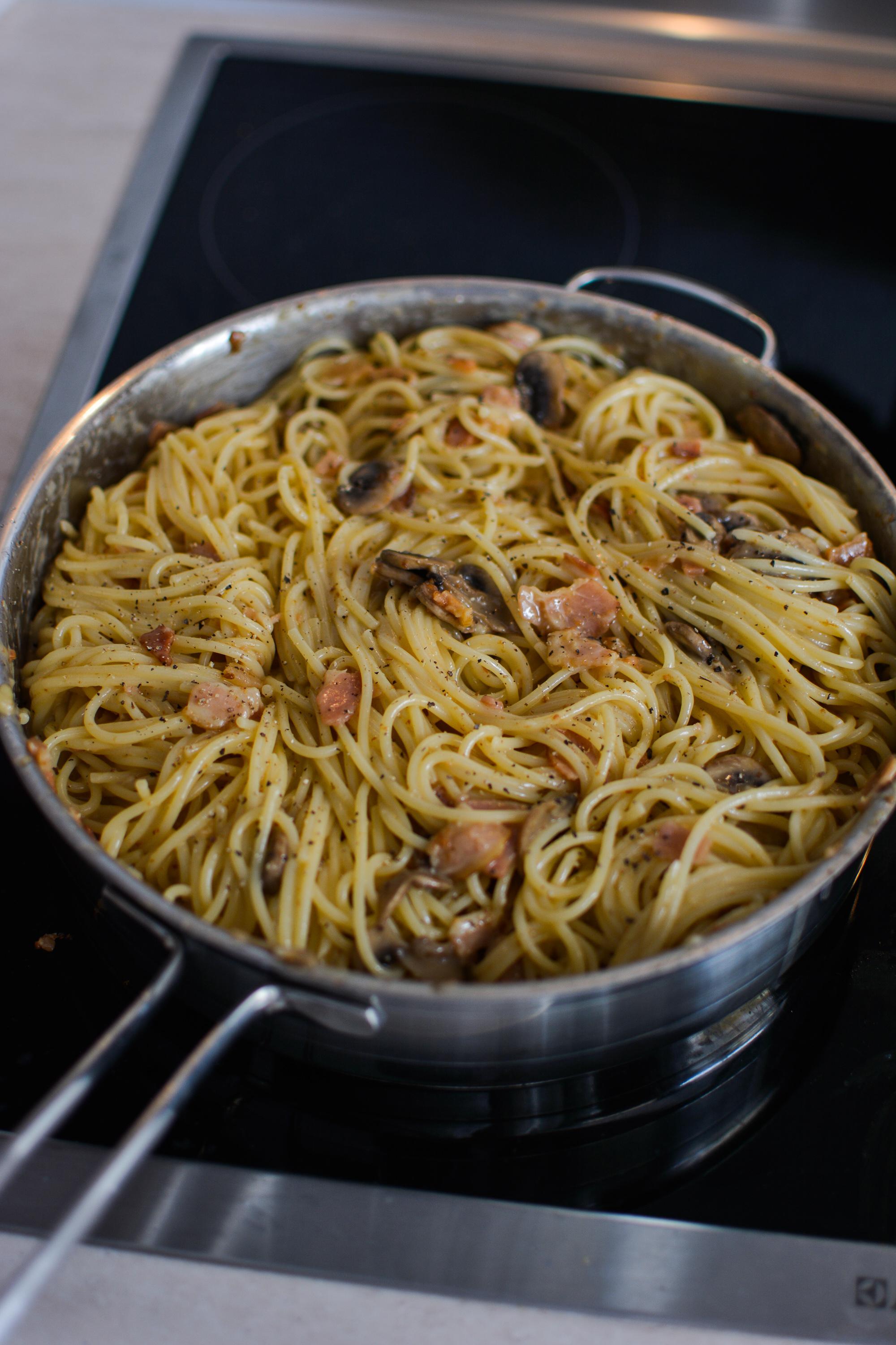[Homemade] Mushroom and Bacon Carbonara! r/food