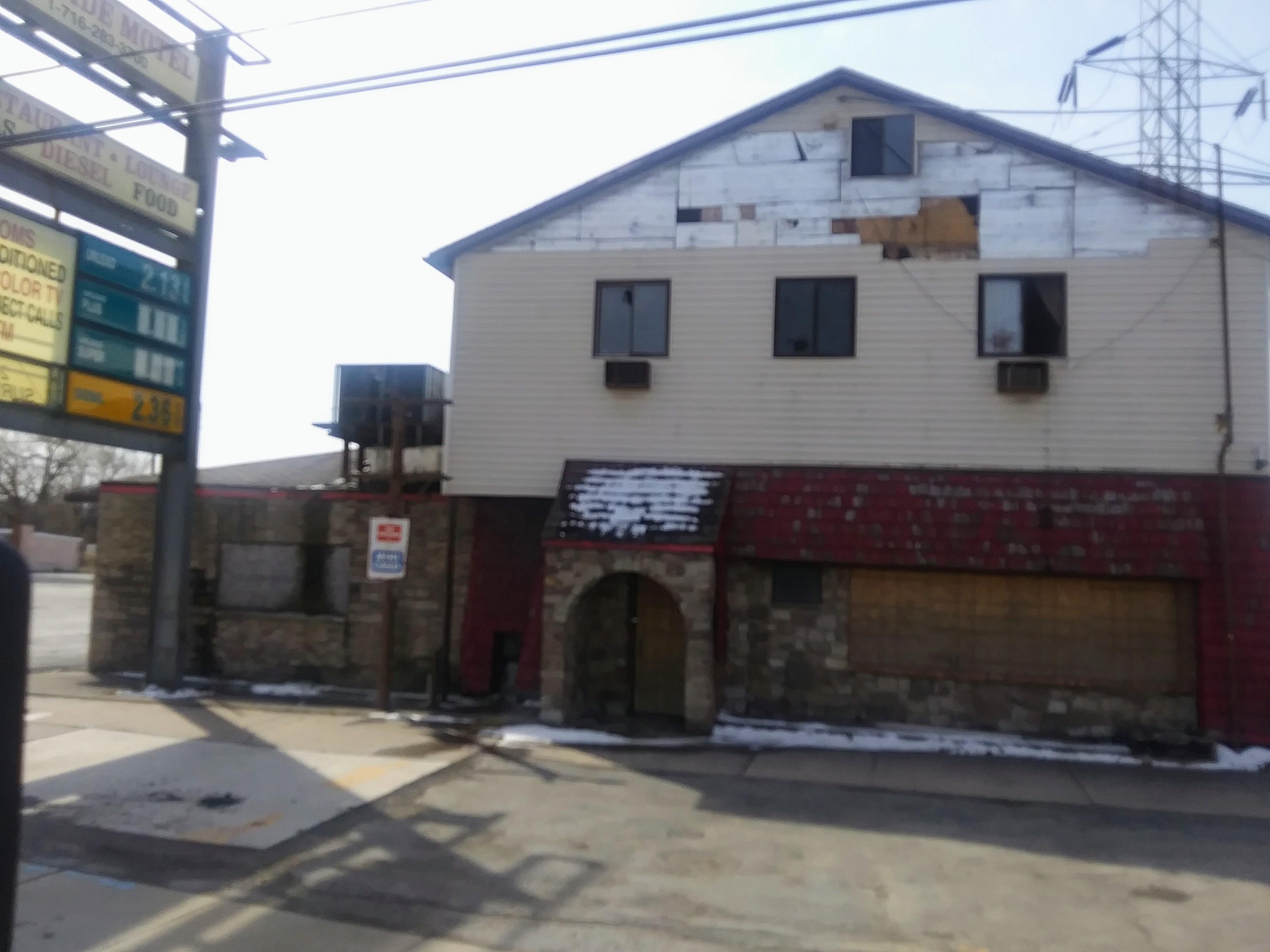 Abandoned Truck Stop Hotel, Niagara Falls, NY r/abandoned