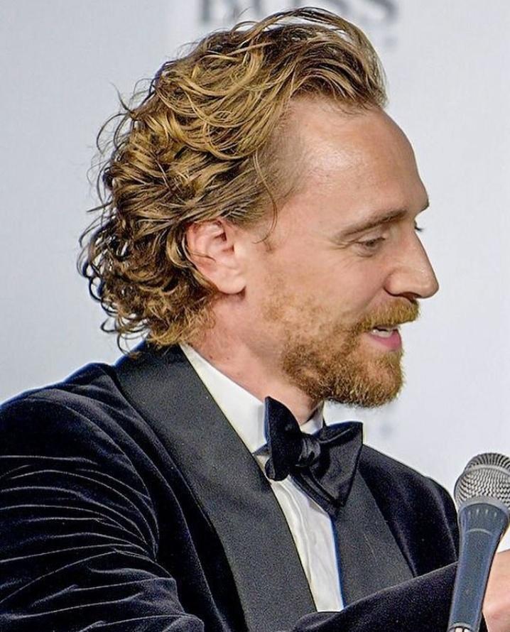 Tom Hiddleston Long Hair / Rejq Ml4ygxlbm Image captiontom hiddleston