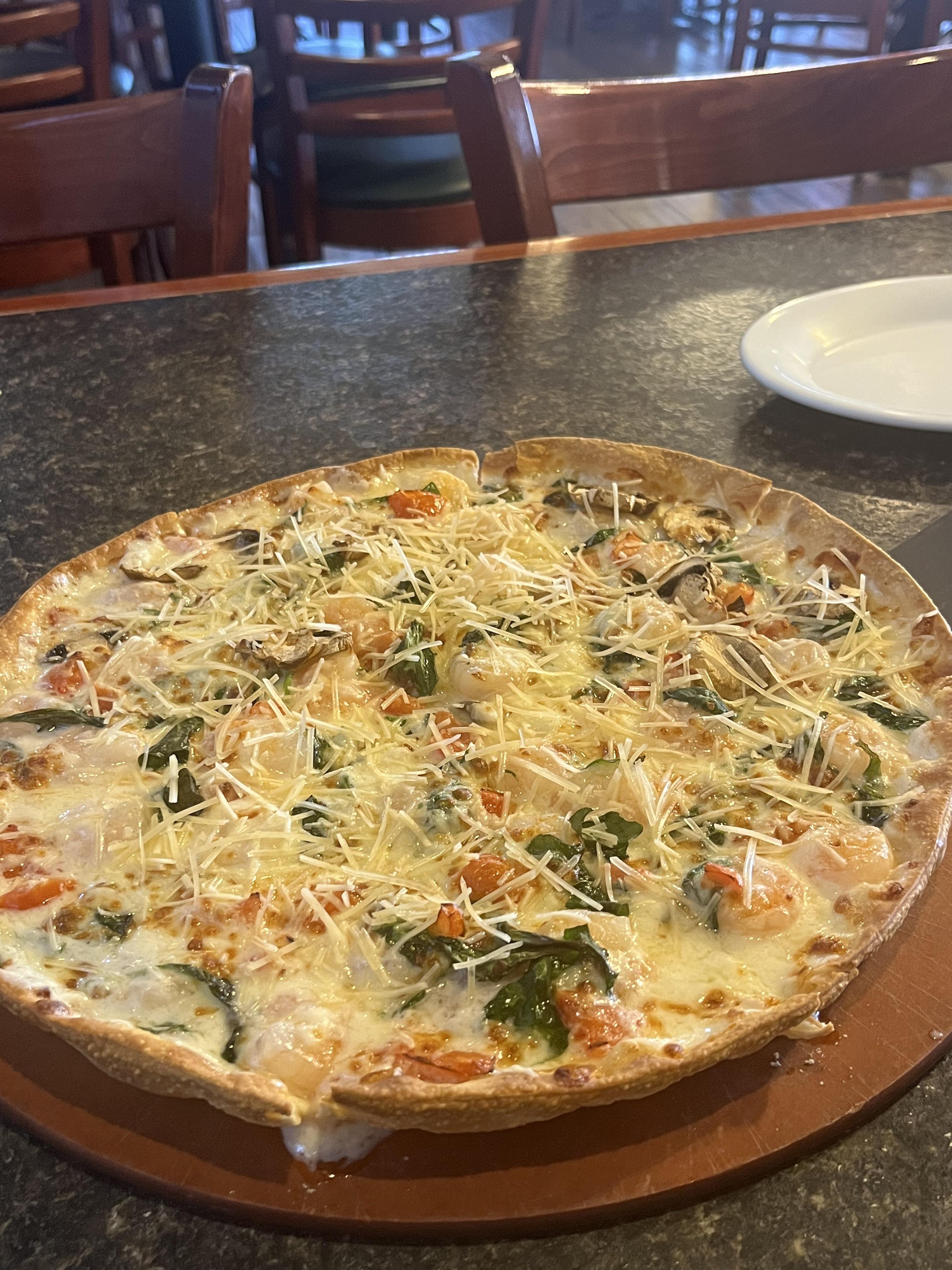New Alfredo sauce shrimp pizza r/pizzahut