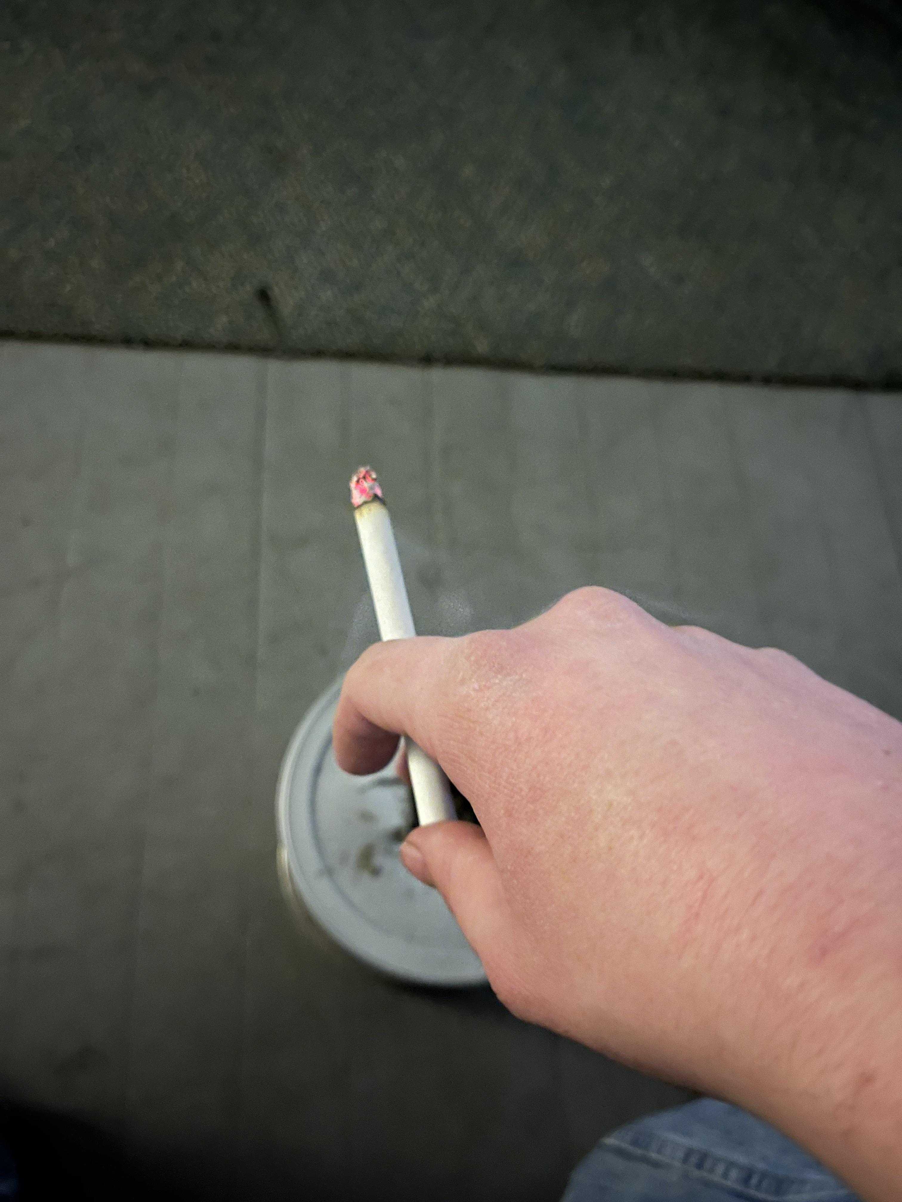 Roller here! Red River Pipe Tobacco coolmint with Zen 100mm papers. r