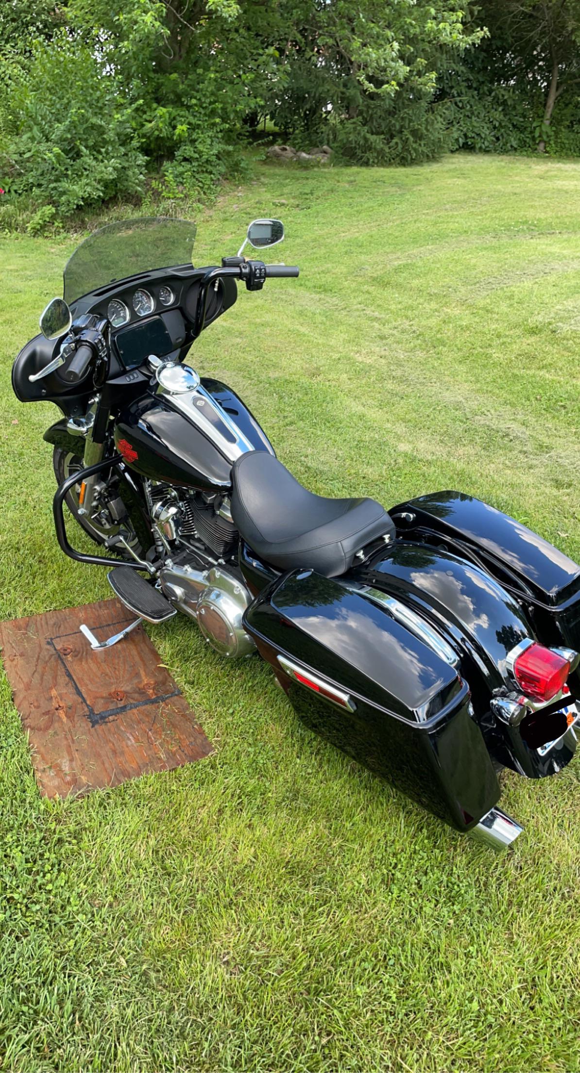 First wash of the summer, 19 Electra Glide Standard r/Harley