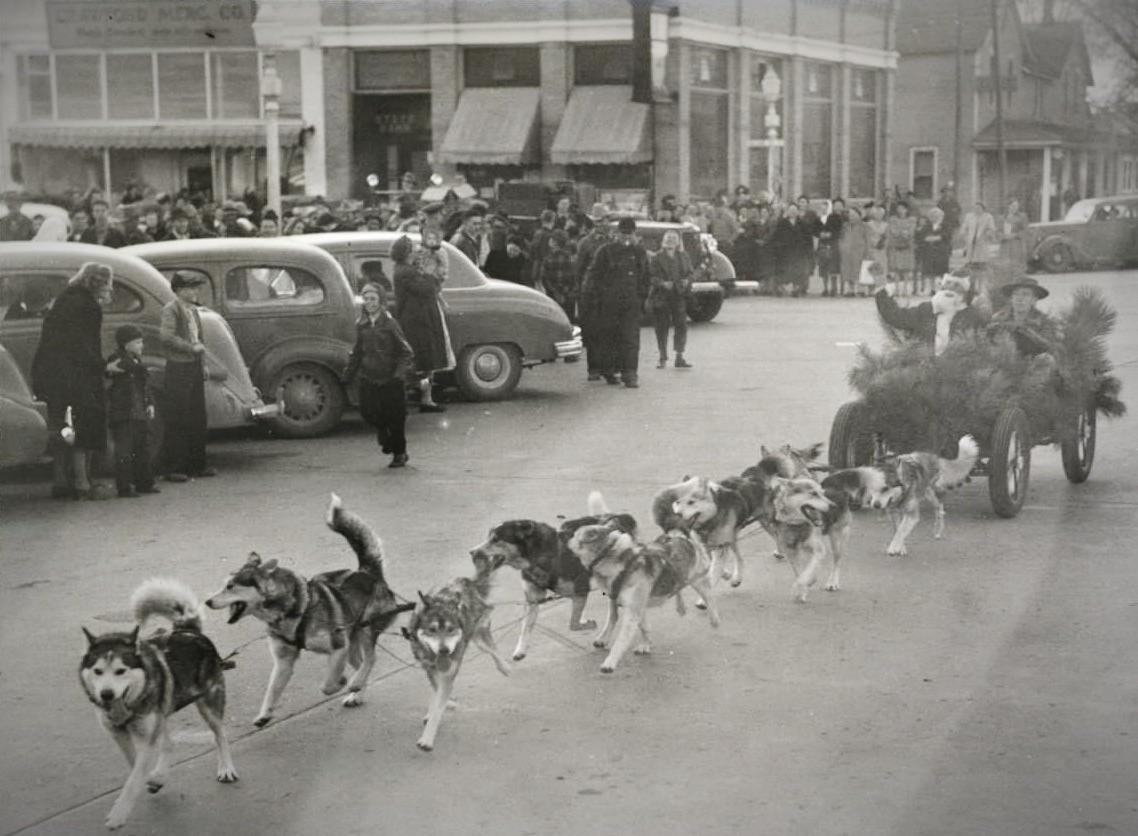 Christmas Parade, Crawford, 1946 r/NebraskaHistory