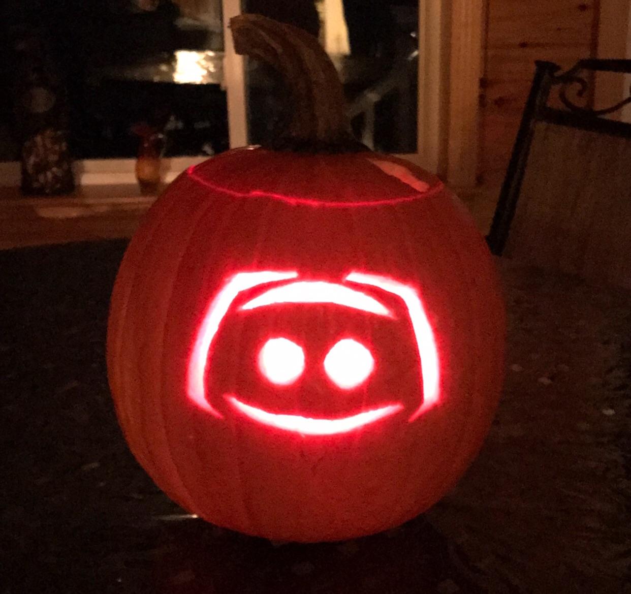 My discord pumpkin carving r/discordapp