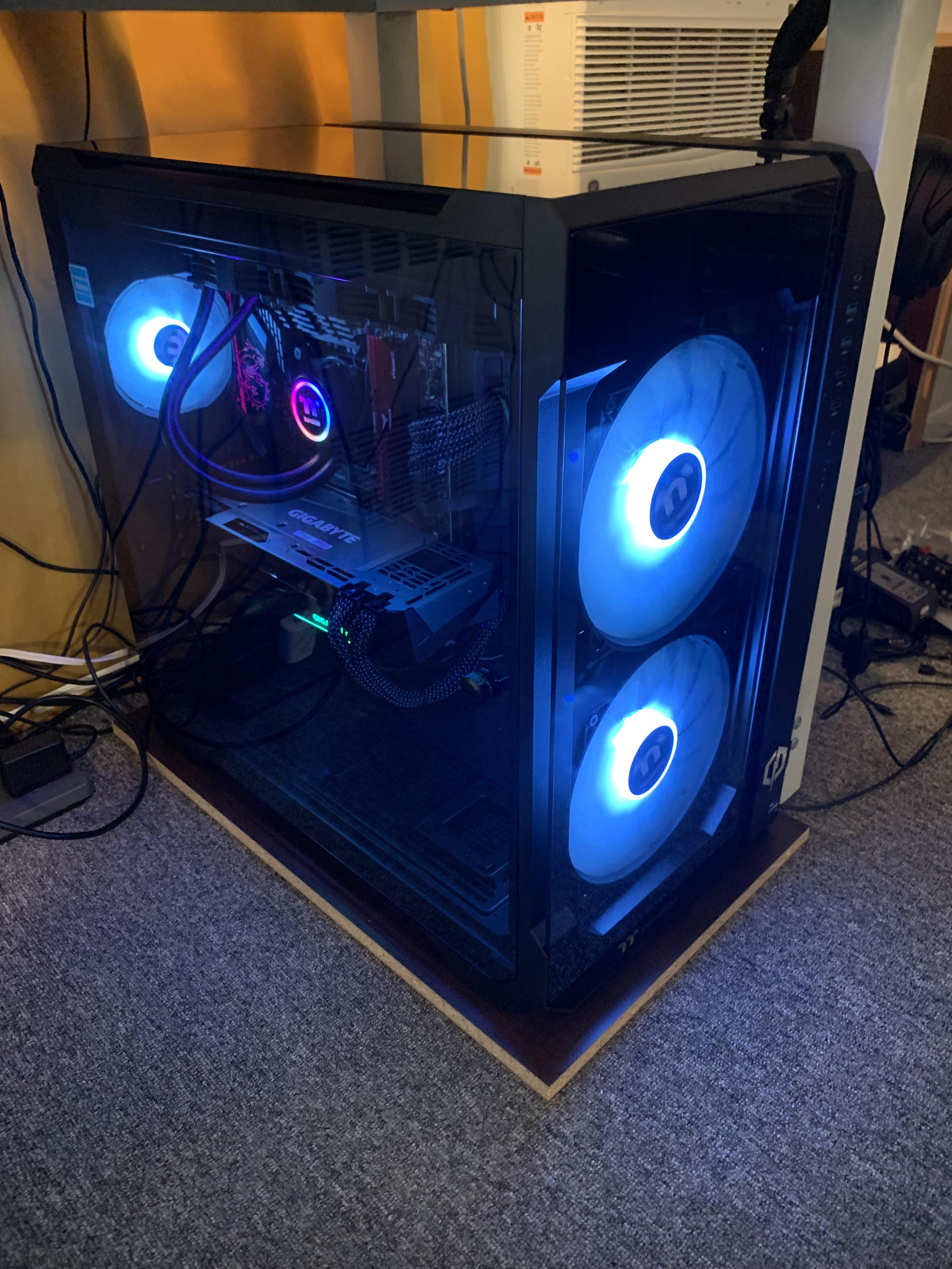 Can't figure out how to open ONYXIA III case CYBERPOWERPC