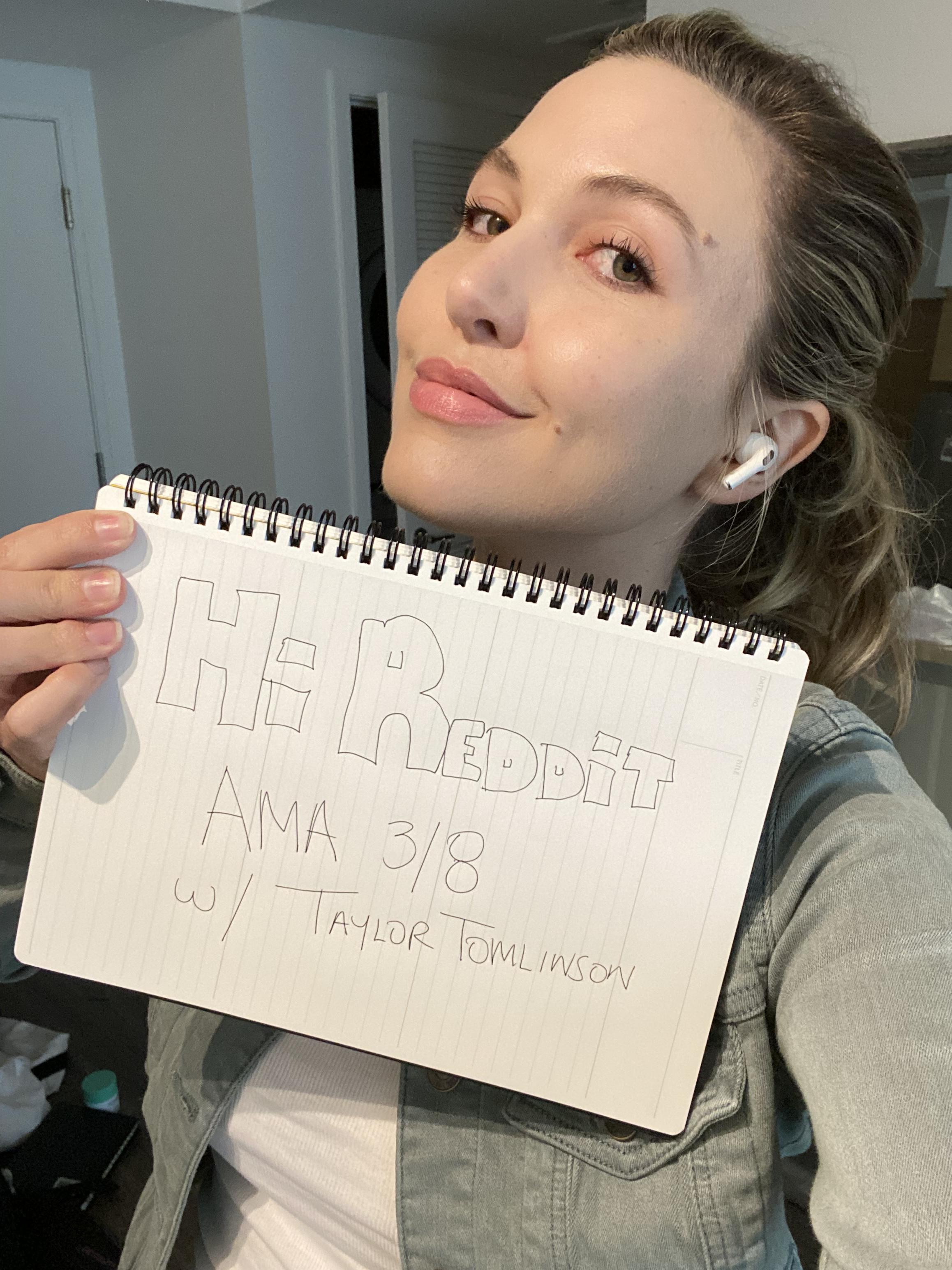 Hi! I’m comedian Taylor Tomlinson and my special 'Look At You' dropped today on Netflix. AMA