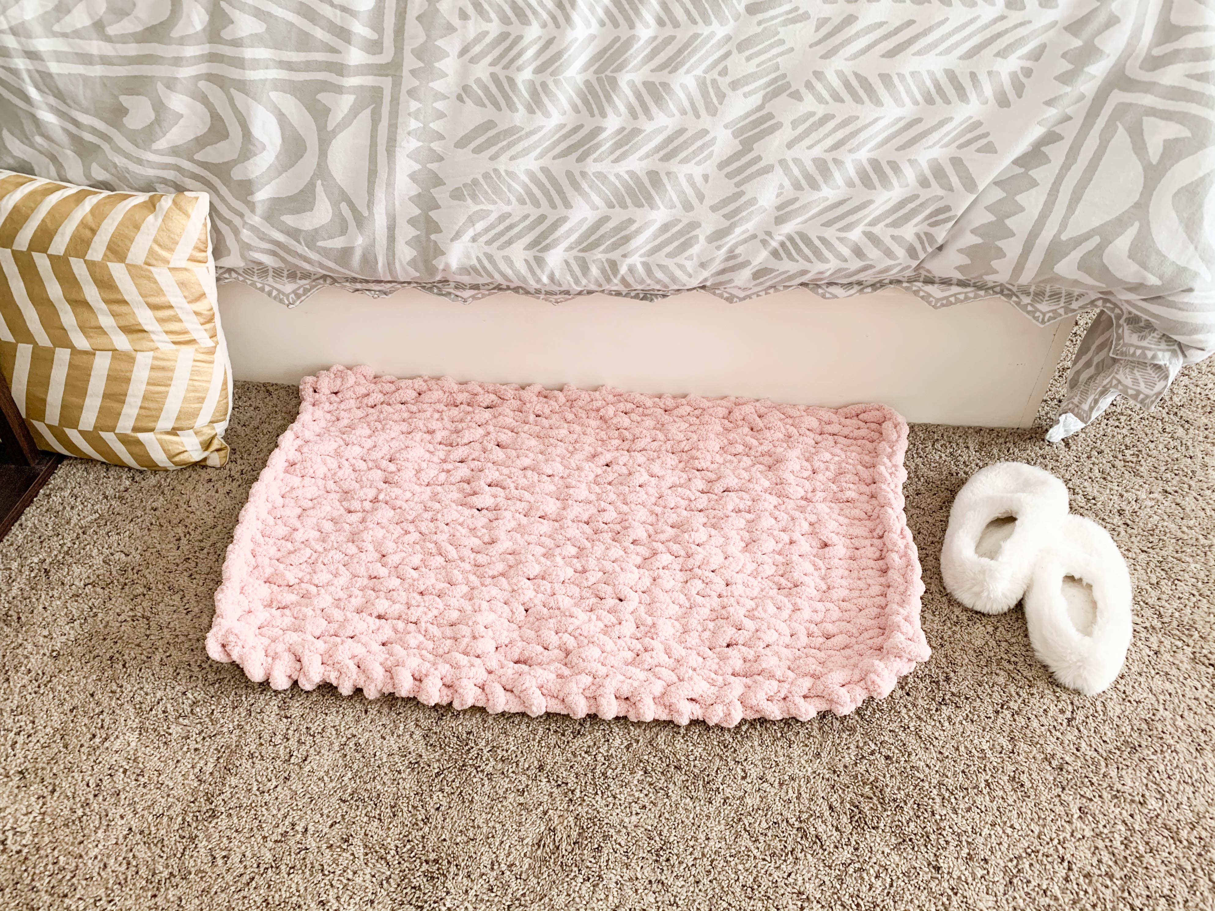 Had the idea to knit a cute little rug r/handmade