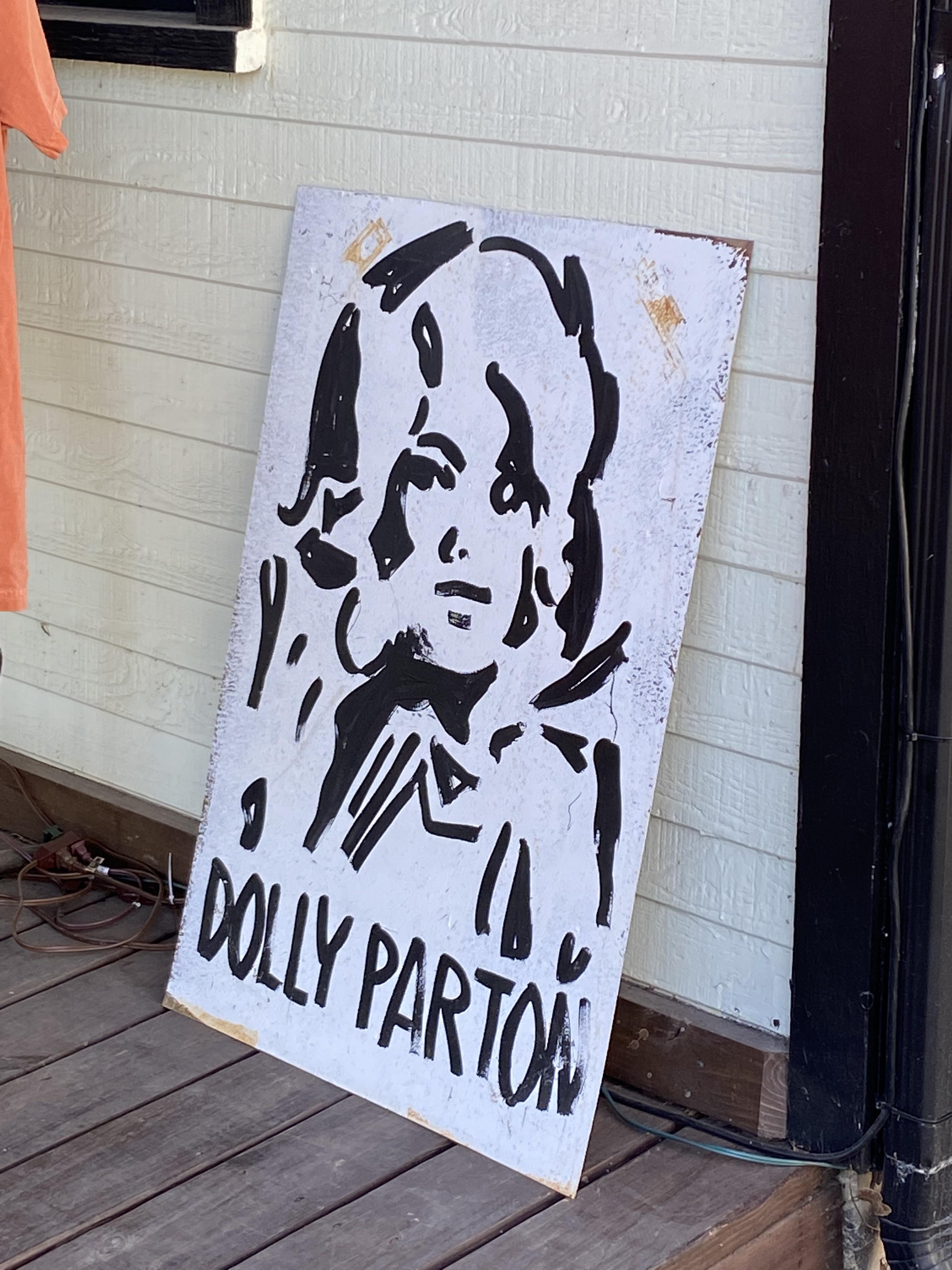 🔞Saw this cute metal sign on a front porch in Gruene, TX. of Dolly
