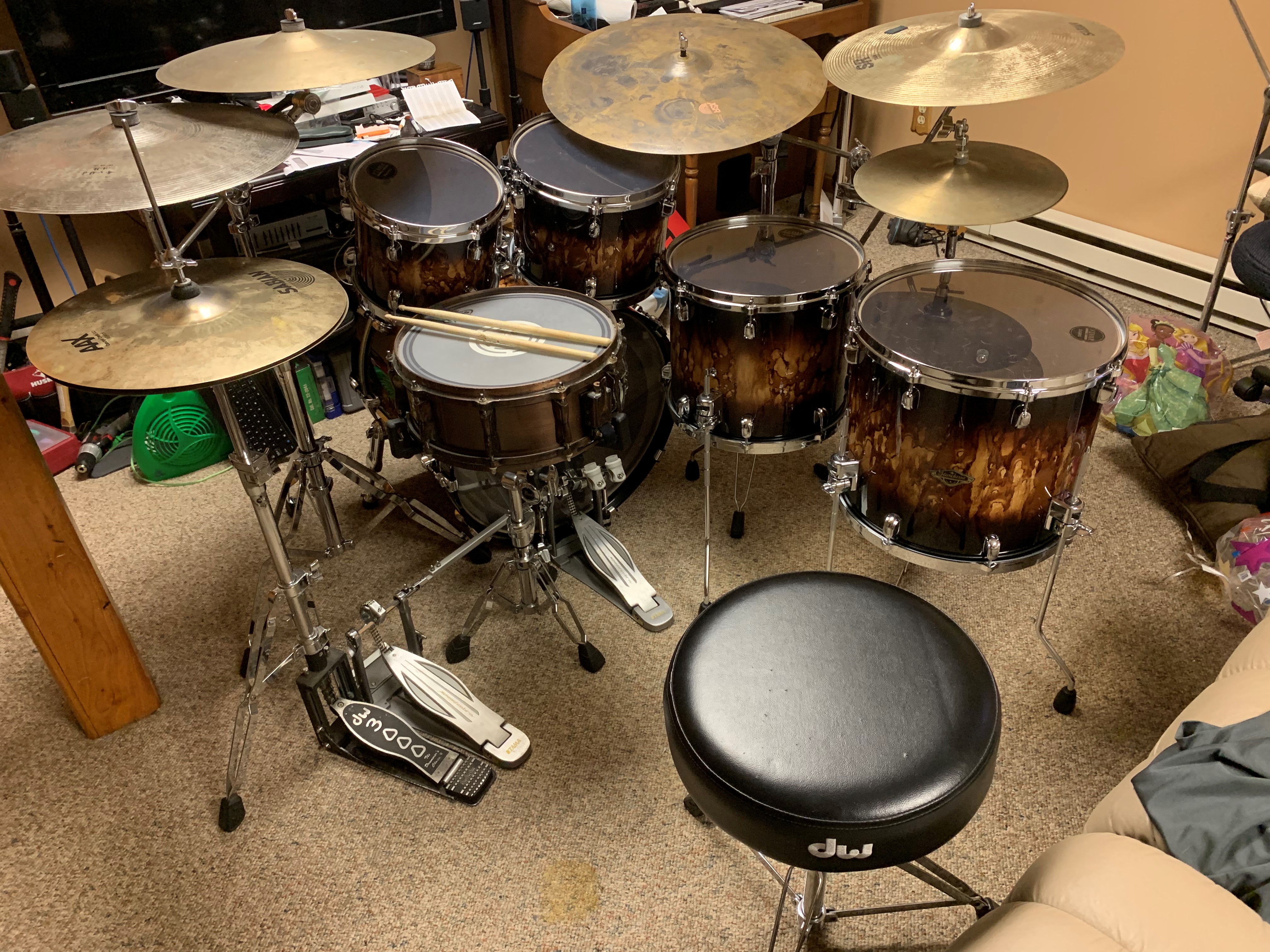 New Kit Day Tama Starclassic Walnut Birch r/drums