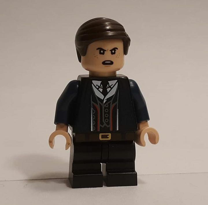 This is my custom Lego Five from The Umbrella Academy! r/just2good