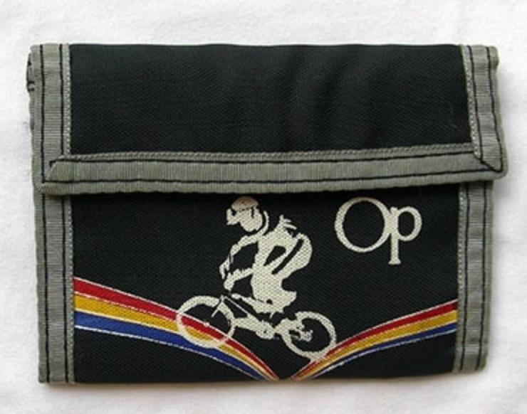 I might go back to a velcro wallet r/GenX