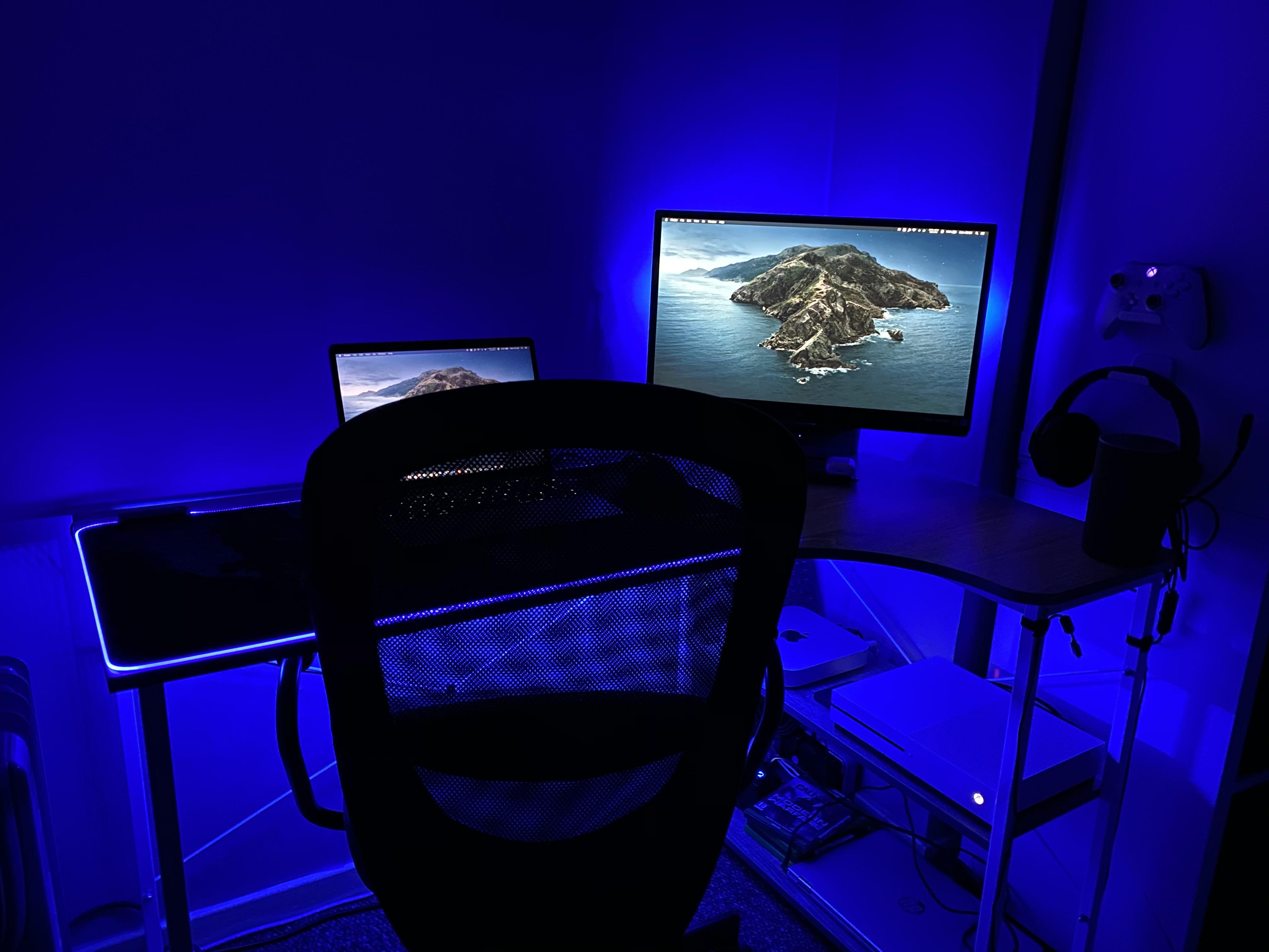 MacBook Pro 13 Inch Desk setup r/macsetups