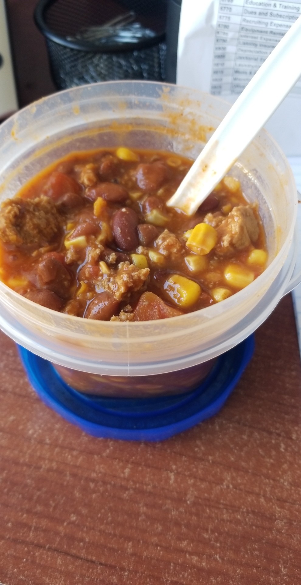 Hearty, healthy, lower calorie turkey chili. 366 calories for 1.5 cups