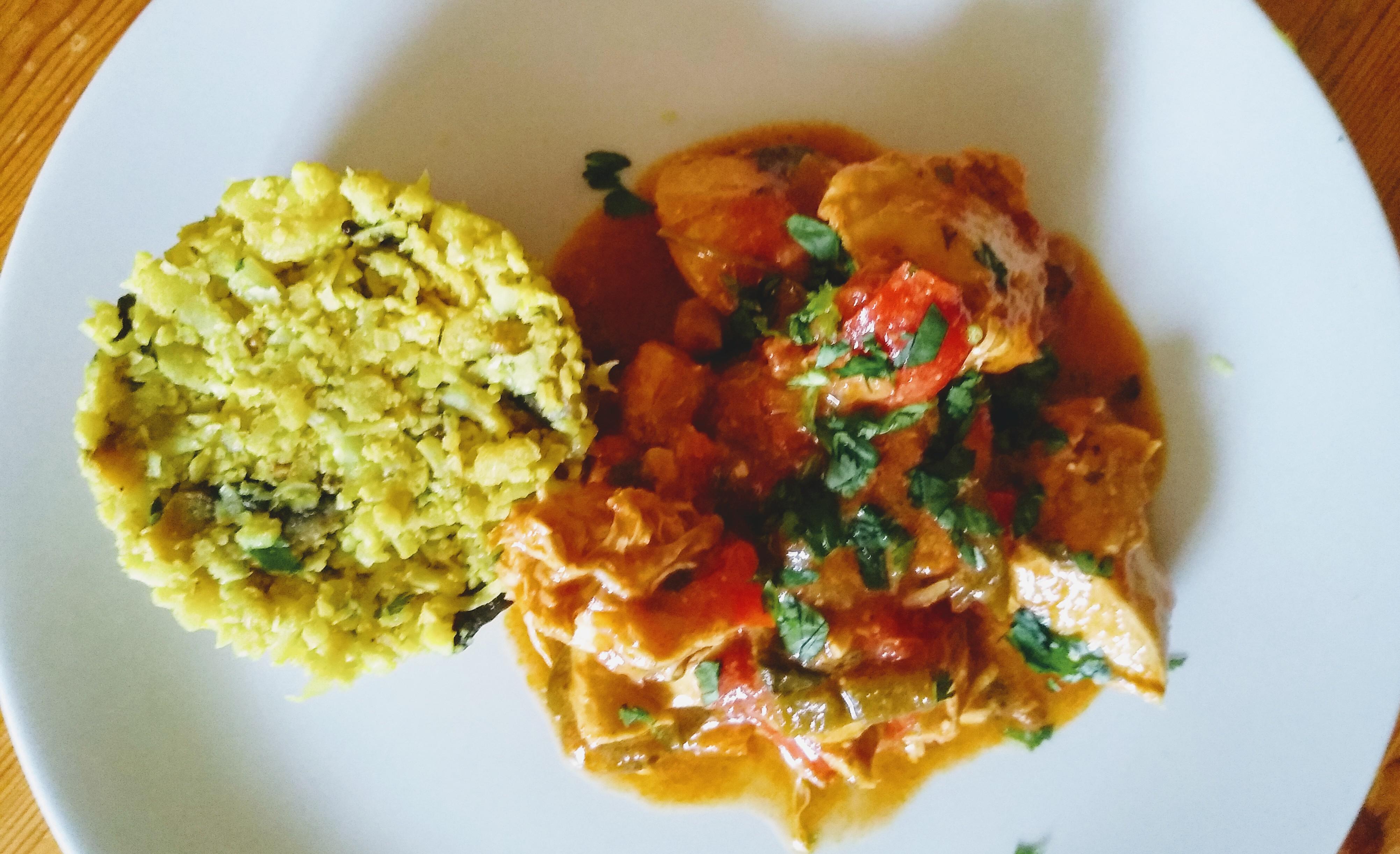 Anglo Indian chicken jalfrezi with pilua (cauli) rice r/ketorecipes