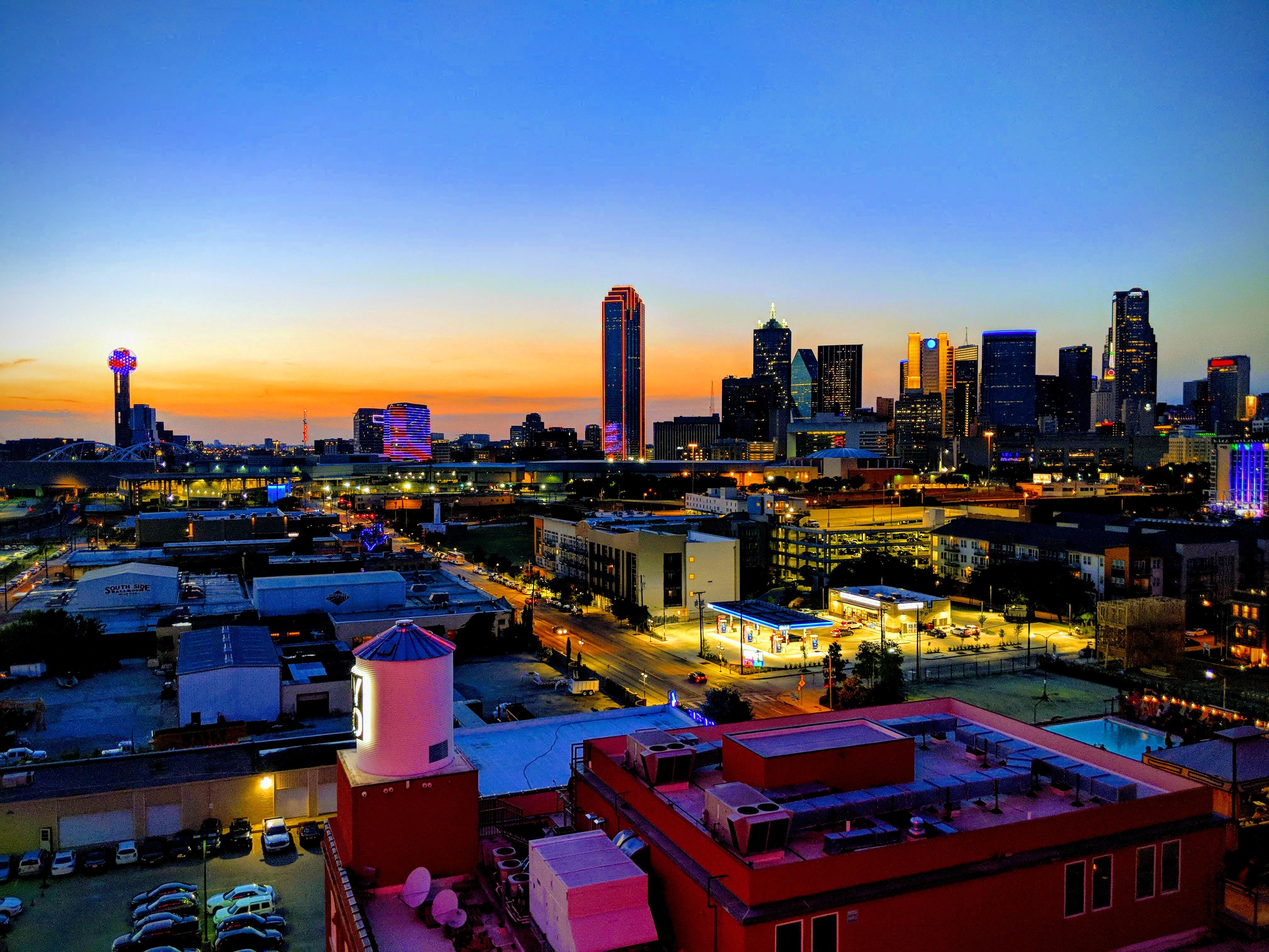 View from the South Side on Lamar Sign r/Dallas
