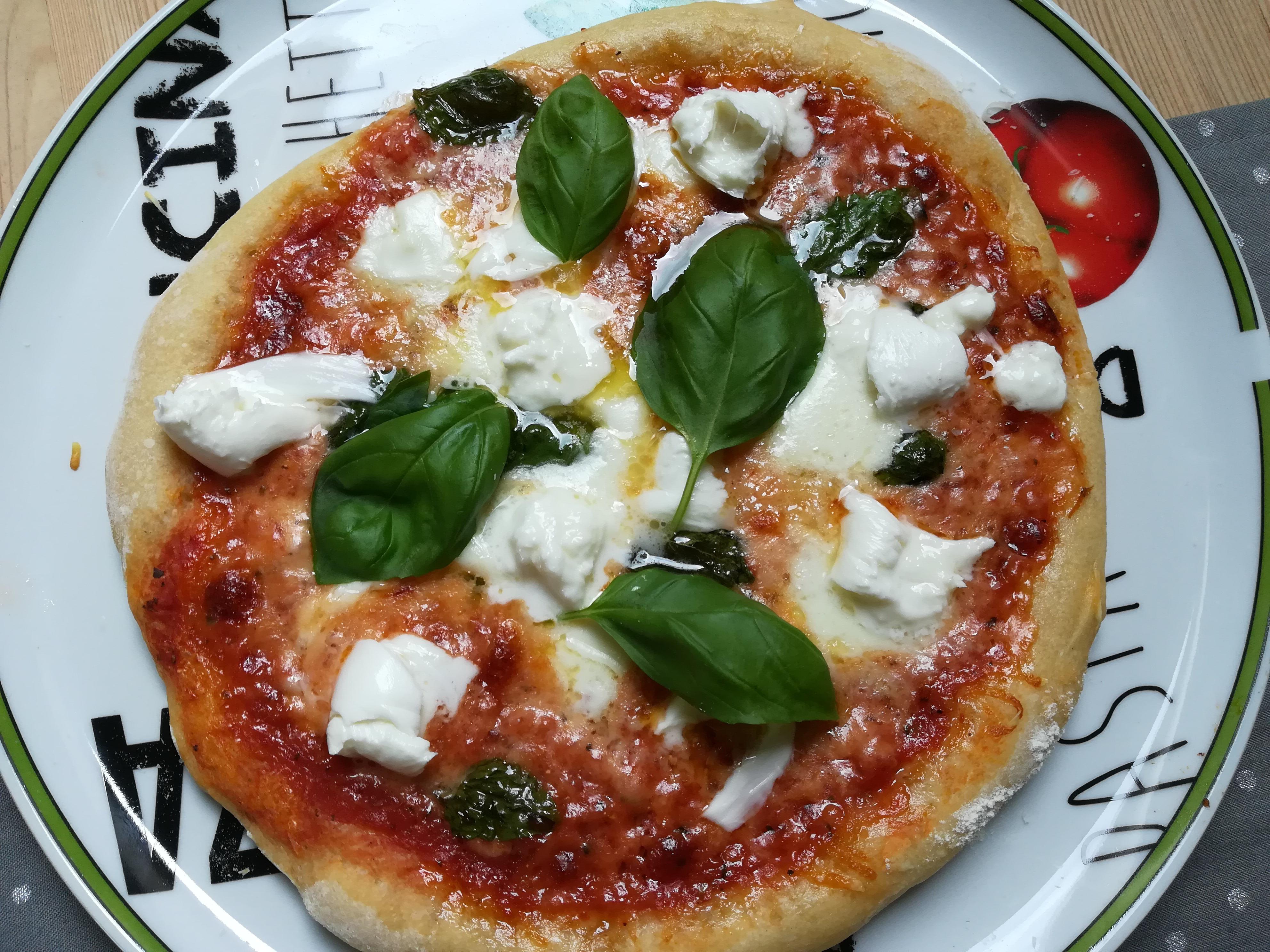 [Homemade] Pizza Margherita con Mozzarella di Bufala r/food