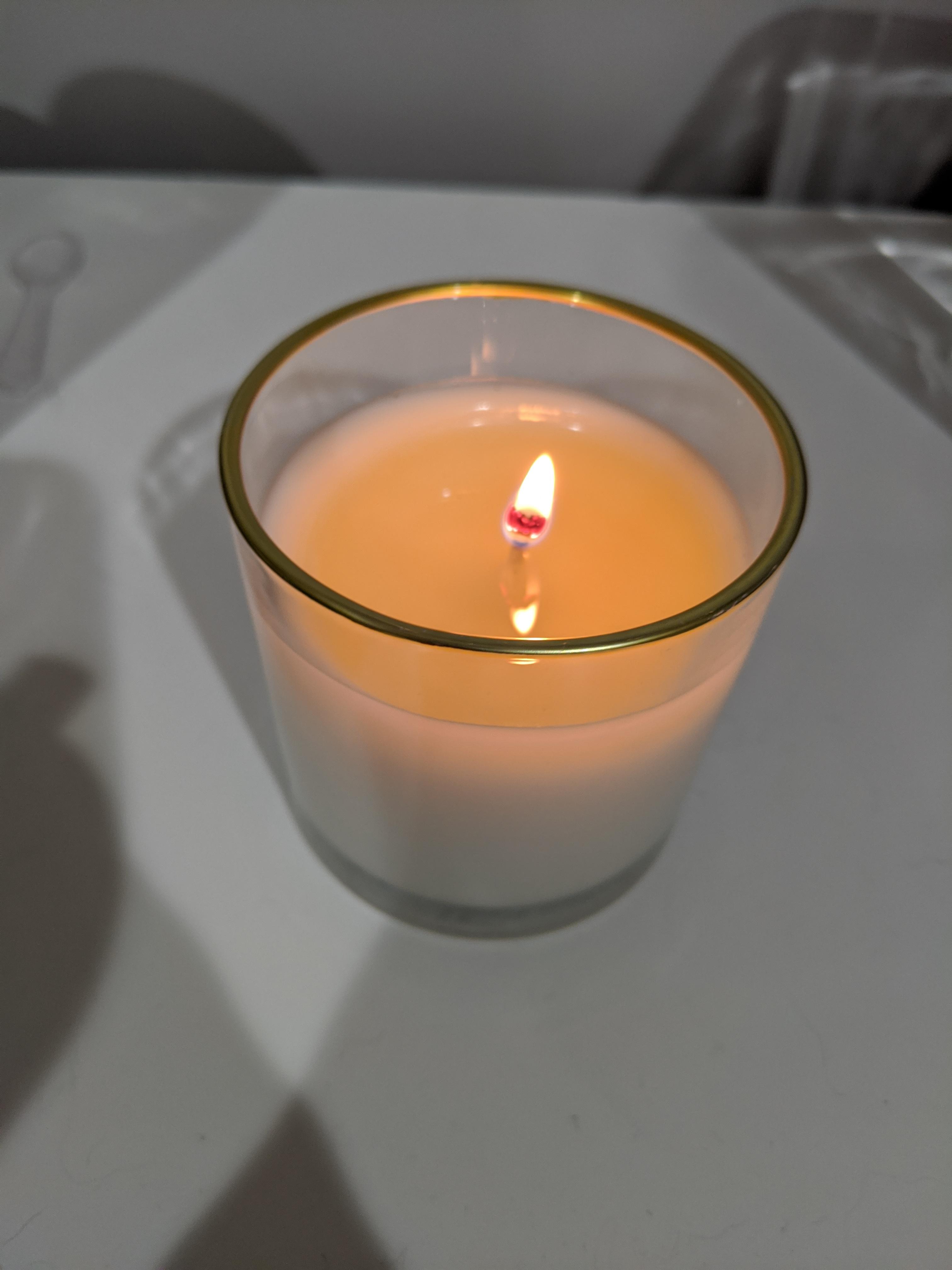 First time making a candle, does this look like it's burning well? r