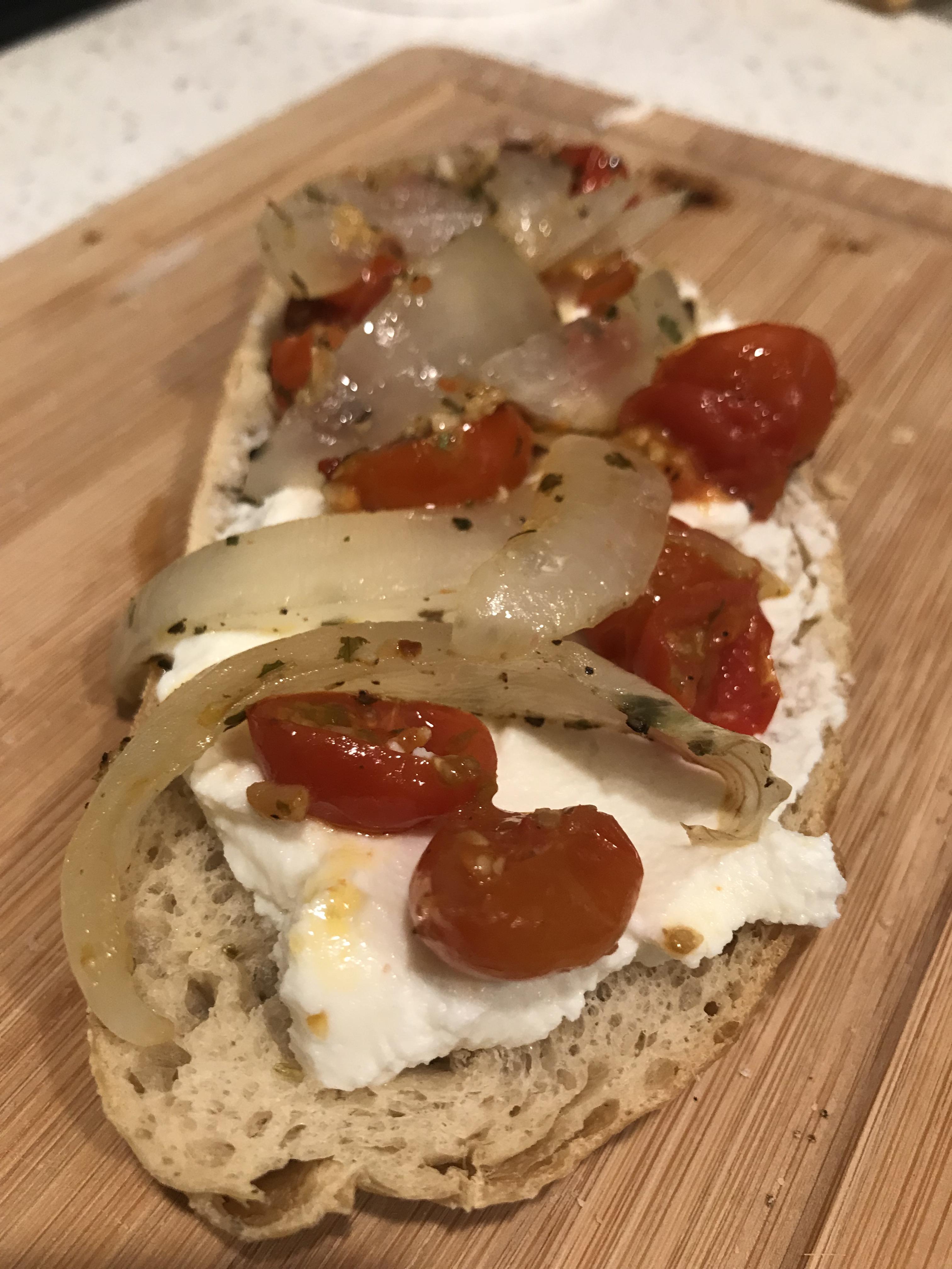 [Homemade] Roasted tomatoes and onions on ricotta toast r/food