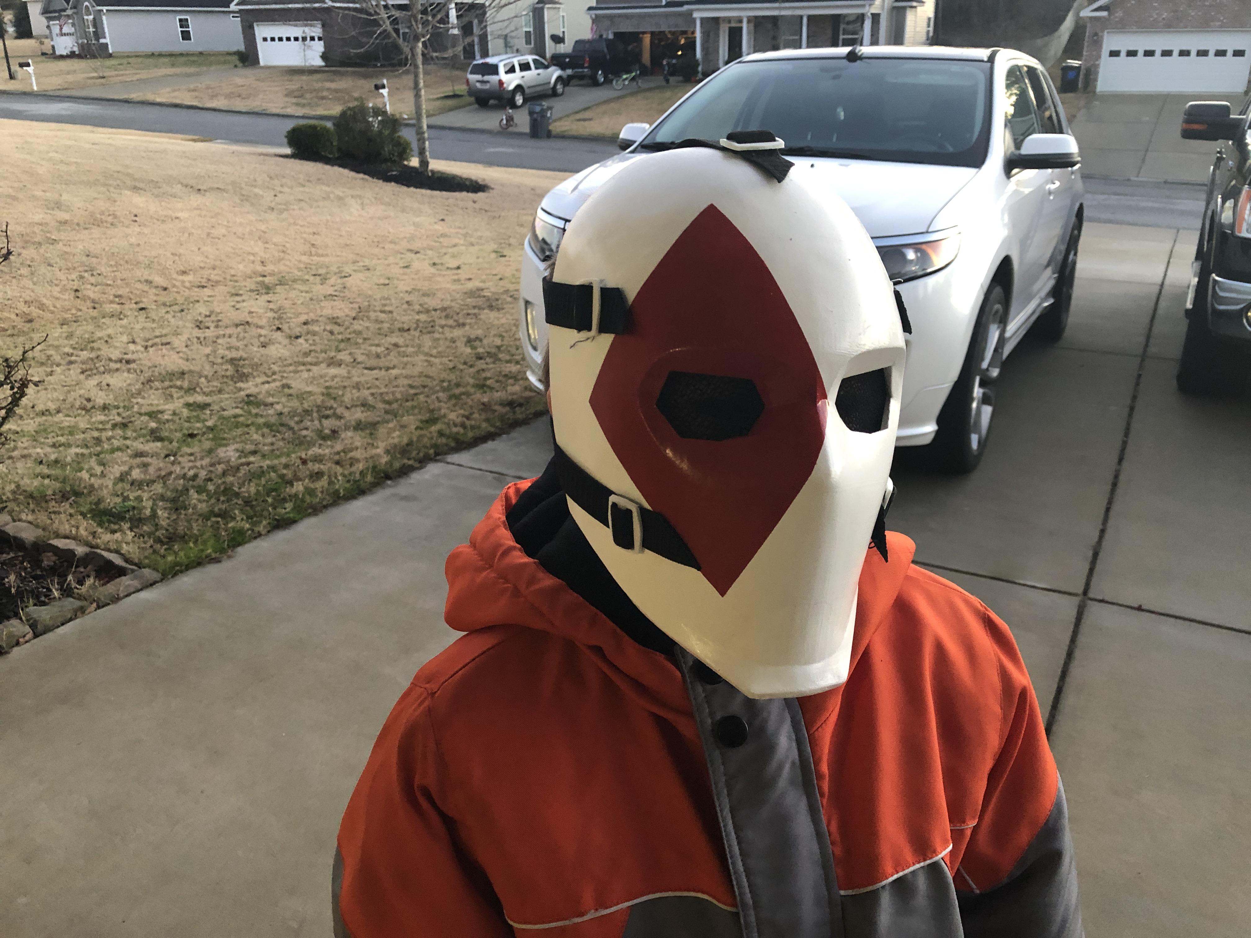 Kid in mask r/no_sob_story