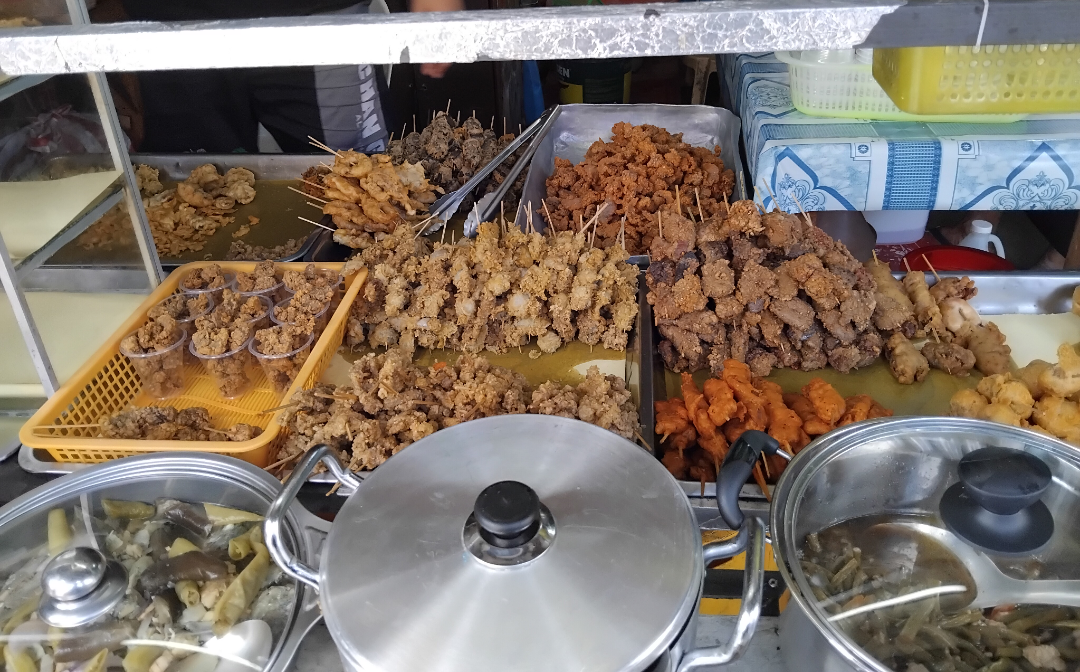 Street eats in Antipolo bayan r/filipinofood