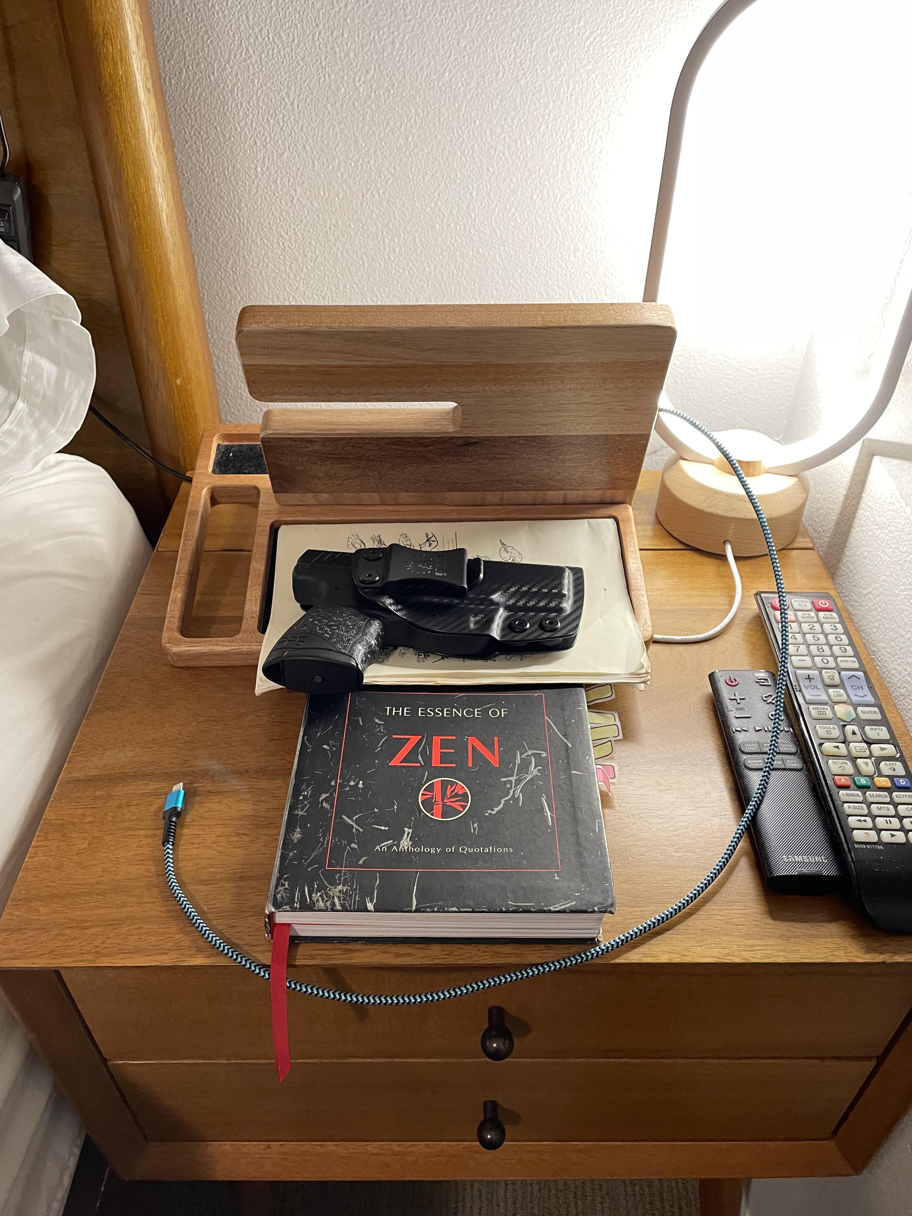 Nightstand setup r/handguns